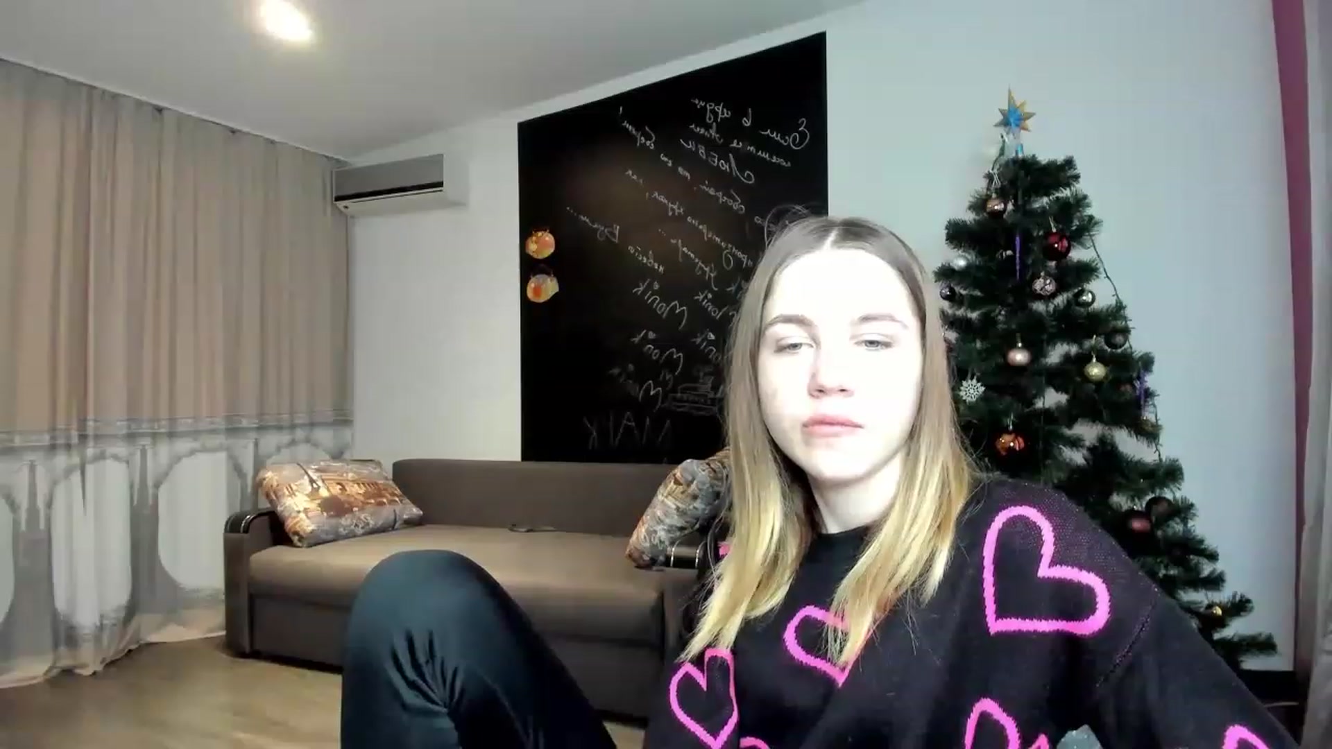 Gallery image thumbnail from KatyaGordon's myfreecams stream on, 01/06/2023, 10:34 image 14 of 20
