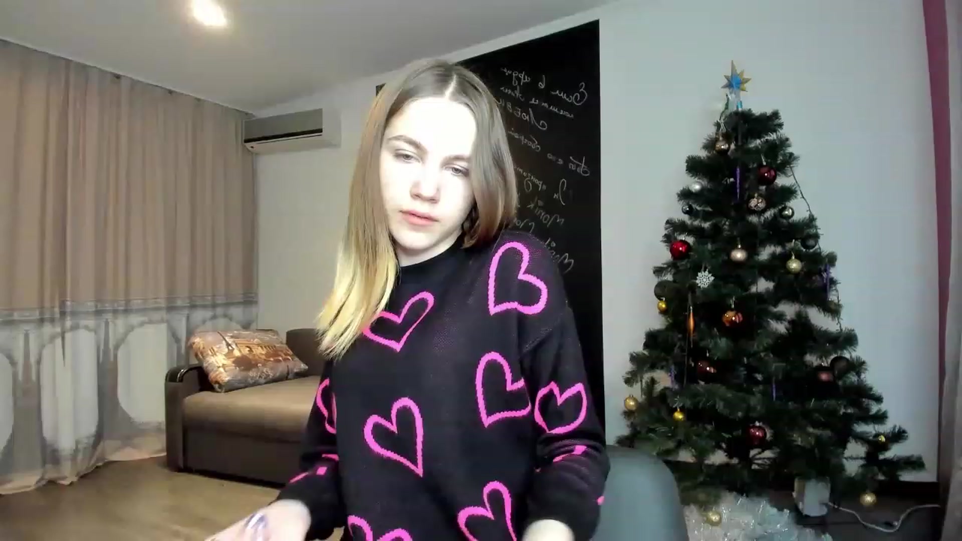 Gallery image thumbnail from KatyaGordon's myfreecams stream on, 01/06/2023, 10:34 image 10 of 20