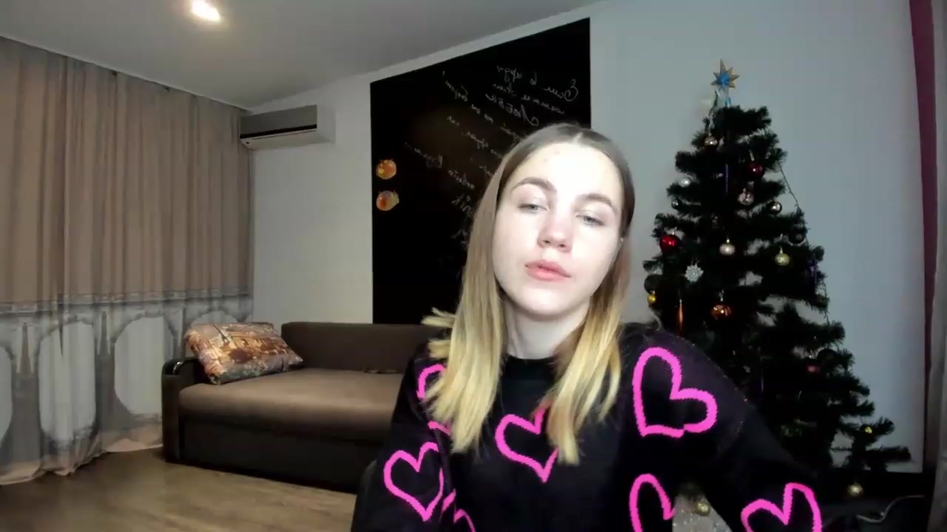 Gallery image thumbnail from KatyaGordon's myfreecams stream on, 01/06/2023, 10:34 image 7 of 20