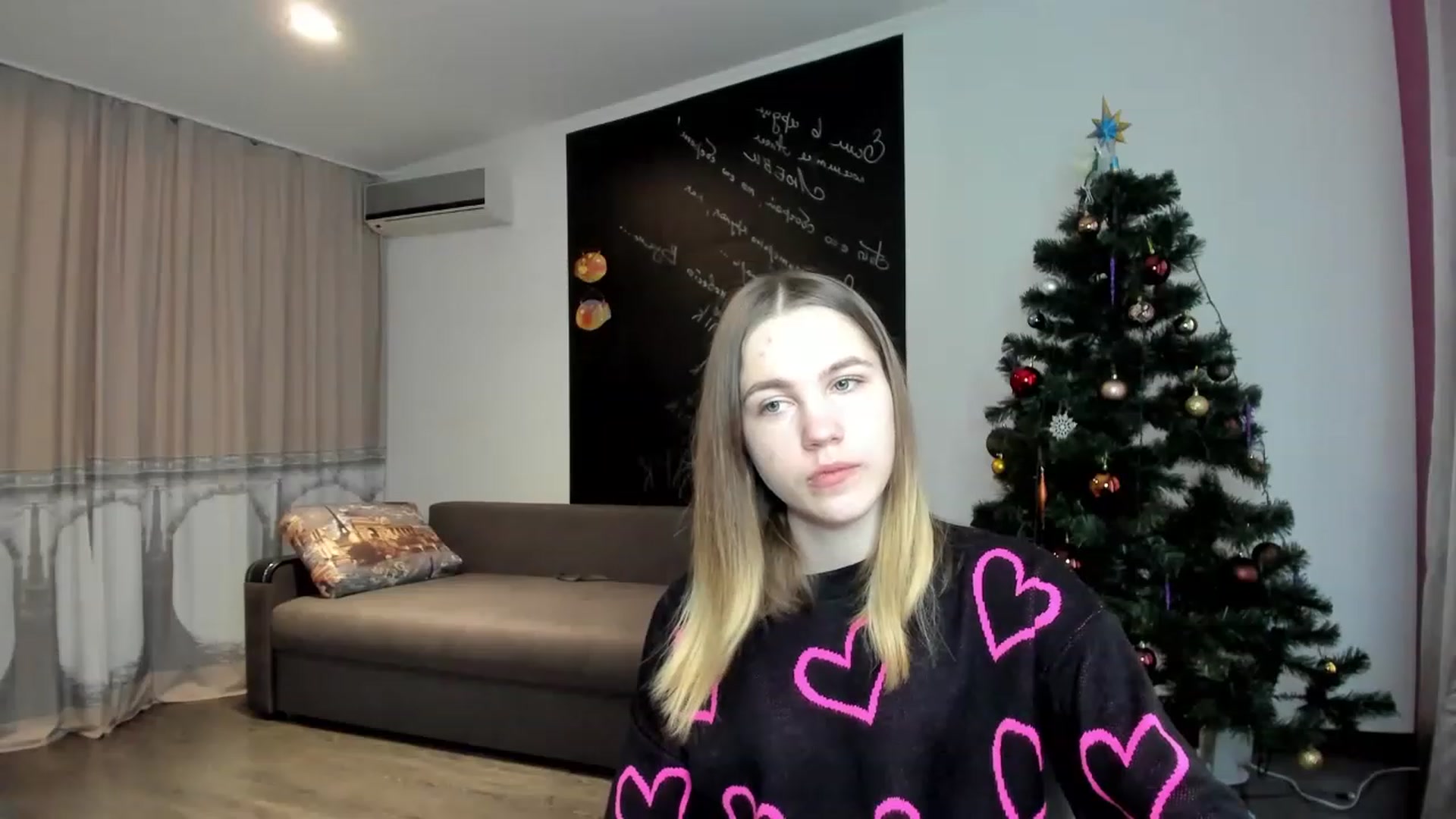 Gallery image thumbnail from KatyaGordon's myfreecams stream on, 01/06/2023, 10:34 image 18 of 20