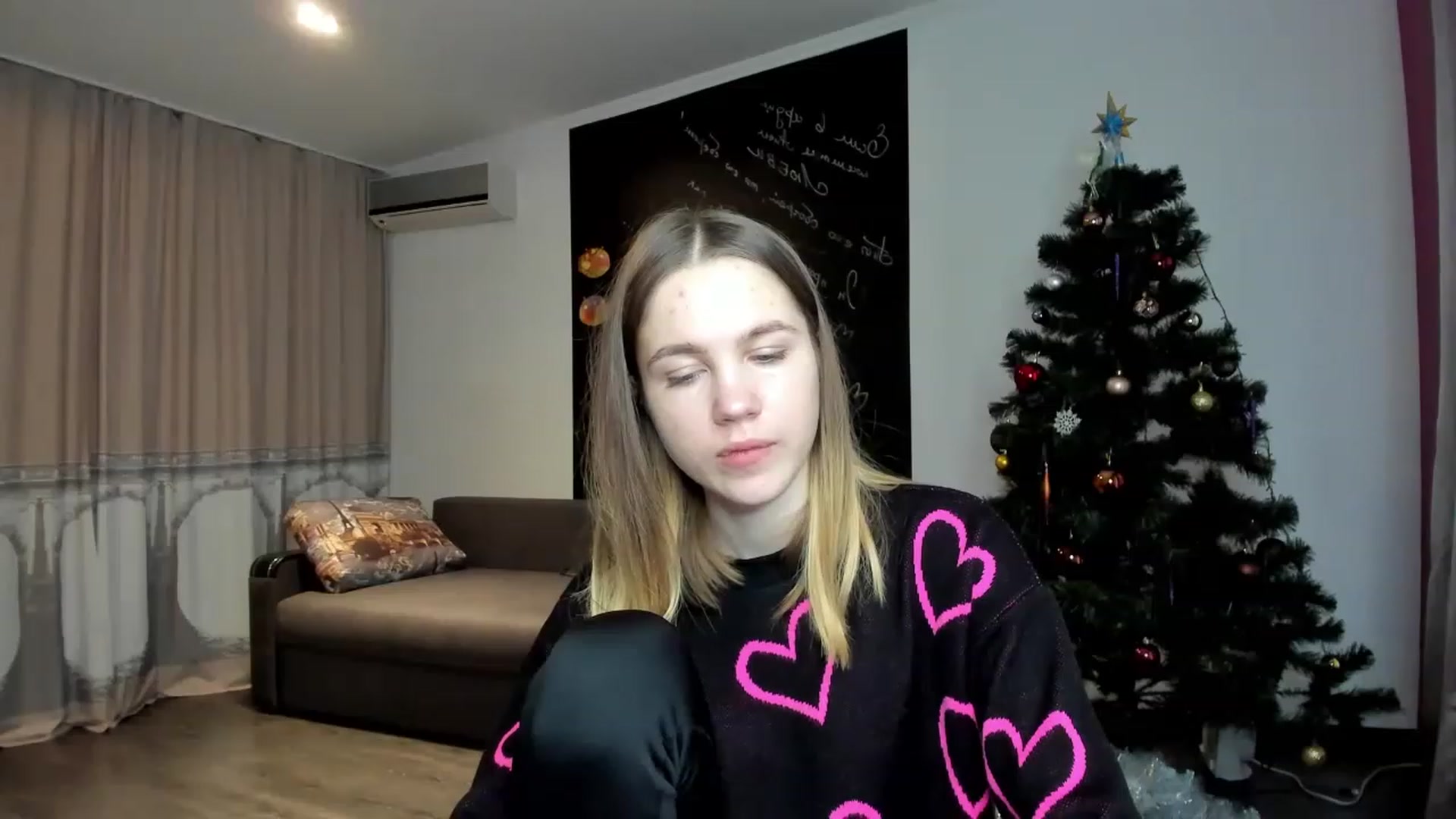 Gallery image thumbnail from KatyaGordon's myfreecams stream on, 01/06/2023, 10:34 image 9 of 20