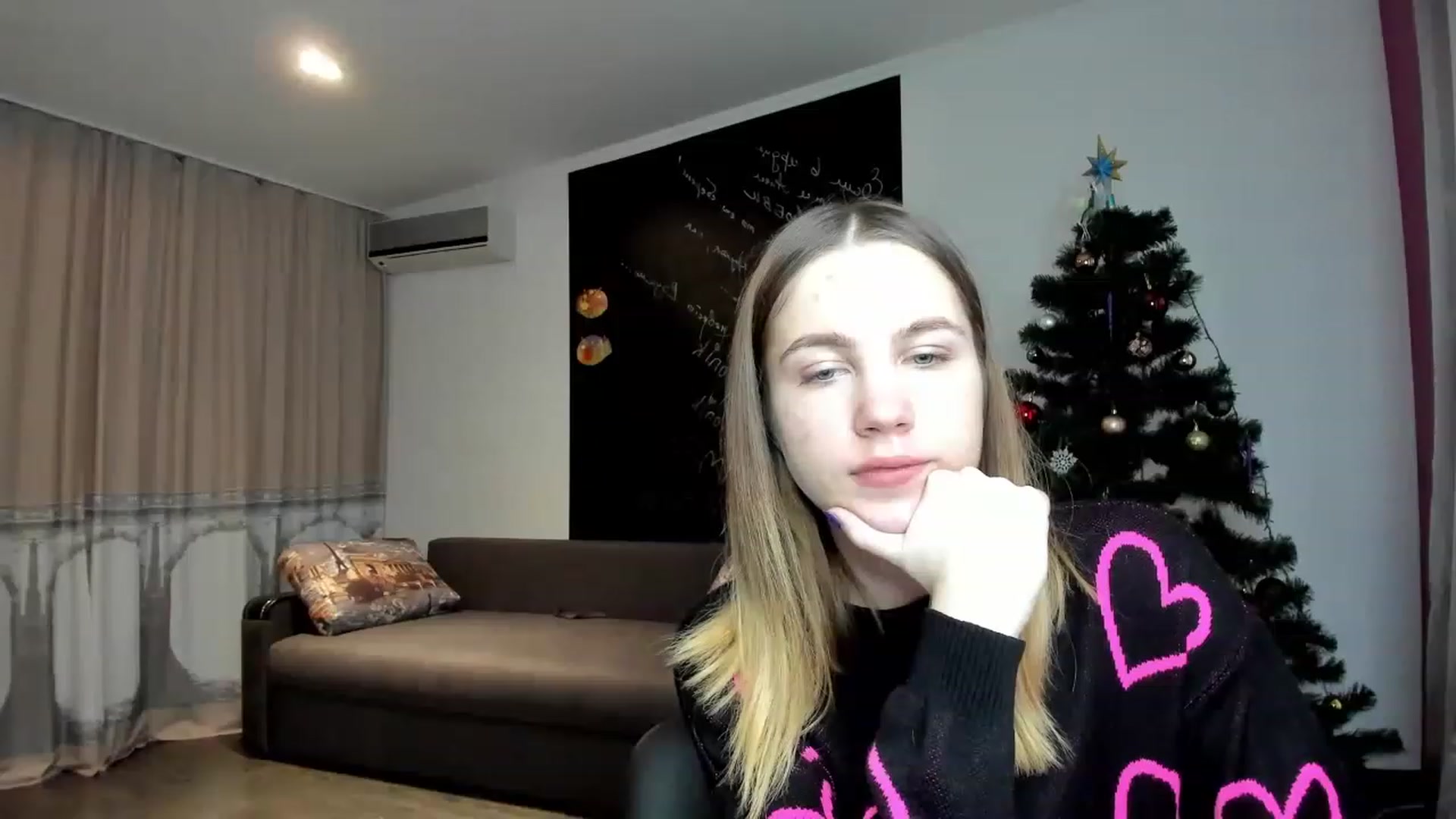 Gallery image thumbnail from KatyaGordon's myfreecams stream on, 01/06/2023, 12:31 image 7 of 20