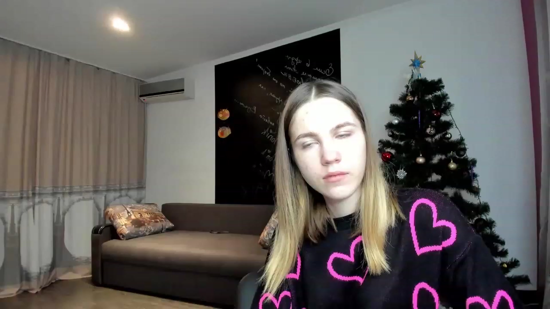 Gallery image thumbnail from KatyaGordon's myfreecams stream on, 01/06/2023, 12:31 image 8 of 20
