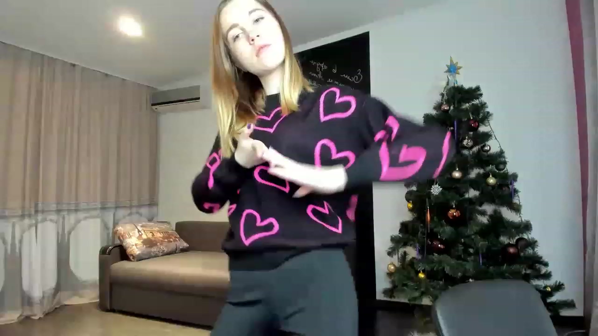 Gallery image thumbnail from KatyaGordon's myfreecams stream on, 01/06/2023, 12:31 image 1 of 20