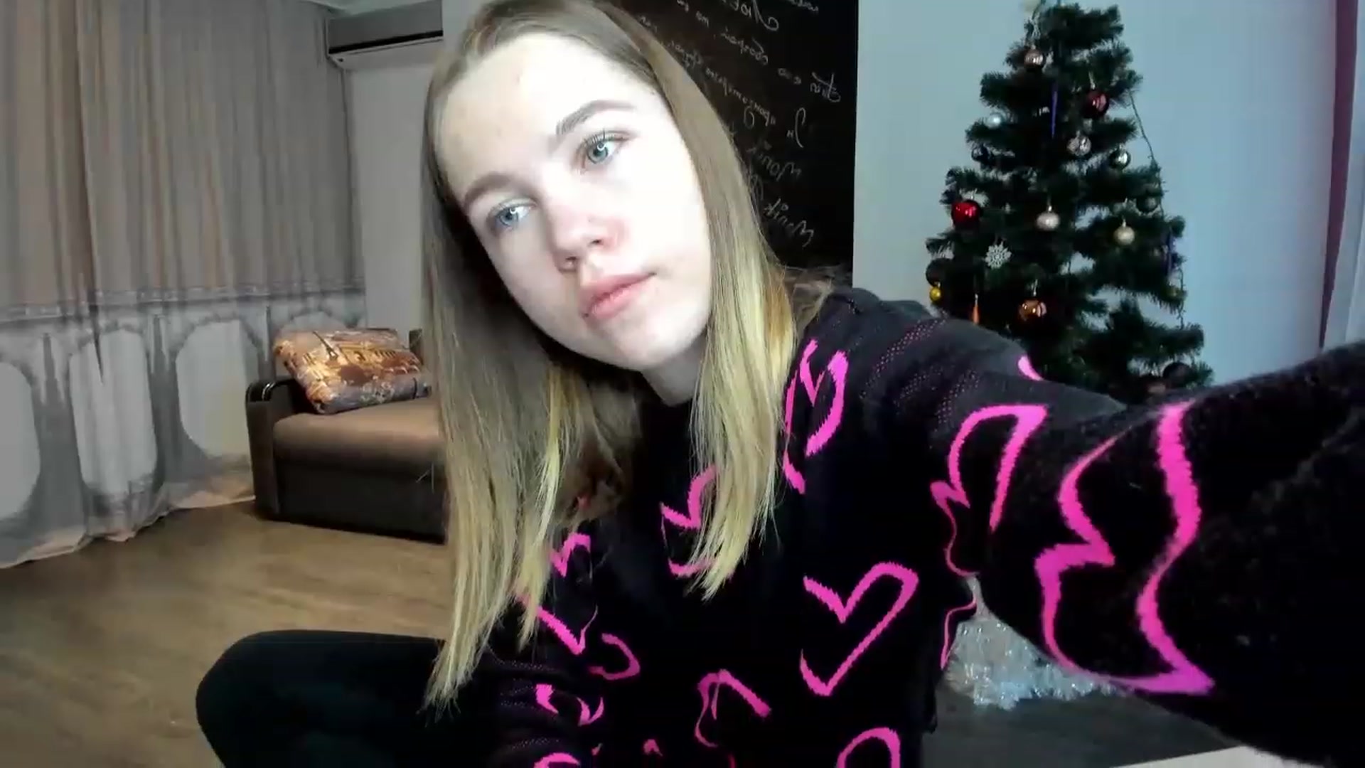 Gallery image thumbnail from KatyaGordon's myfreecams stream on, 01/09/2023, 08:51 image 8 of 20