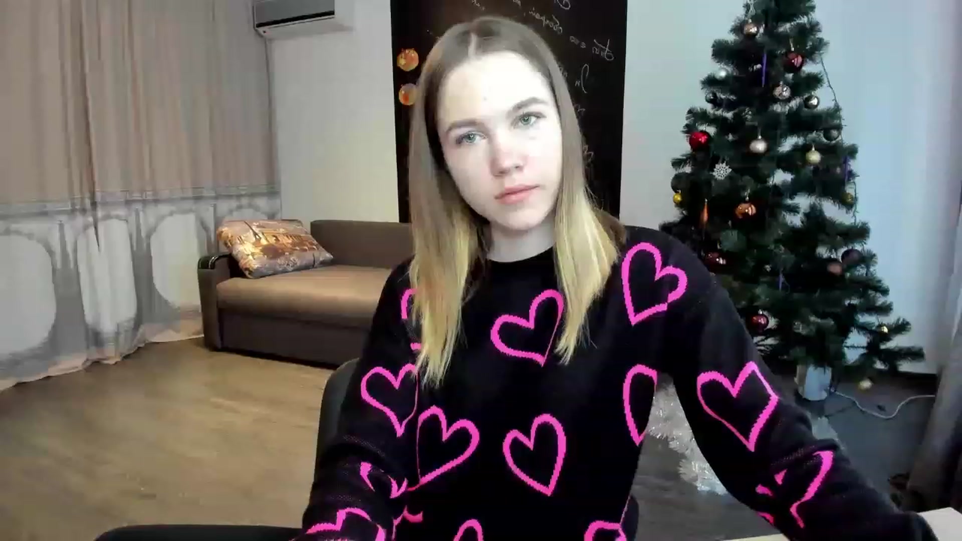 Gallery image thumbnail from KatyaGordon's myfreecams stream on, 01/09/2023, 08:51 image 17 of 20