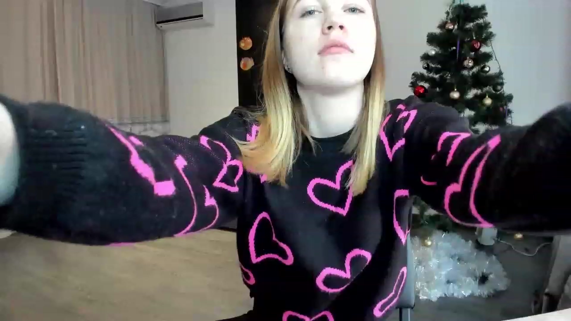 Gallery image thumbnail from KatyaGordon's myfreecams stream on, 01/10/2023, 09:21 image 20 of 20