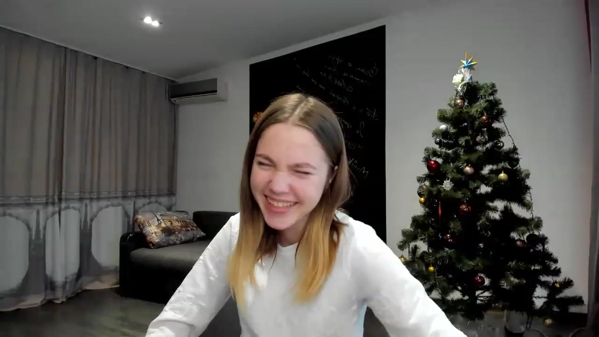 Gallery image thumbnail from KatyaGordon's myfreecams stream on, 01/12/2023, 09:34 image 16 of 20