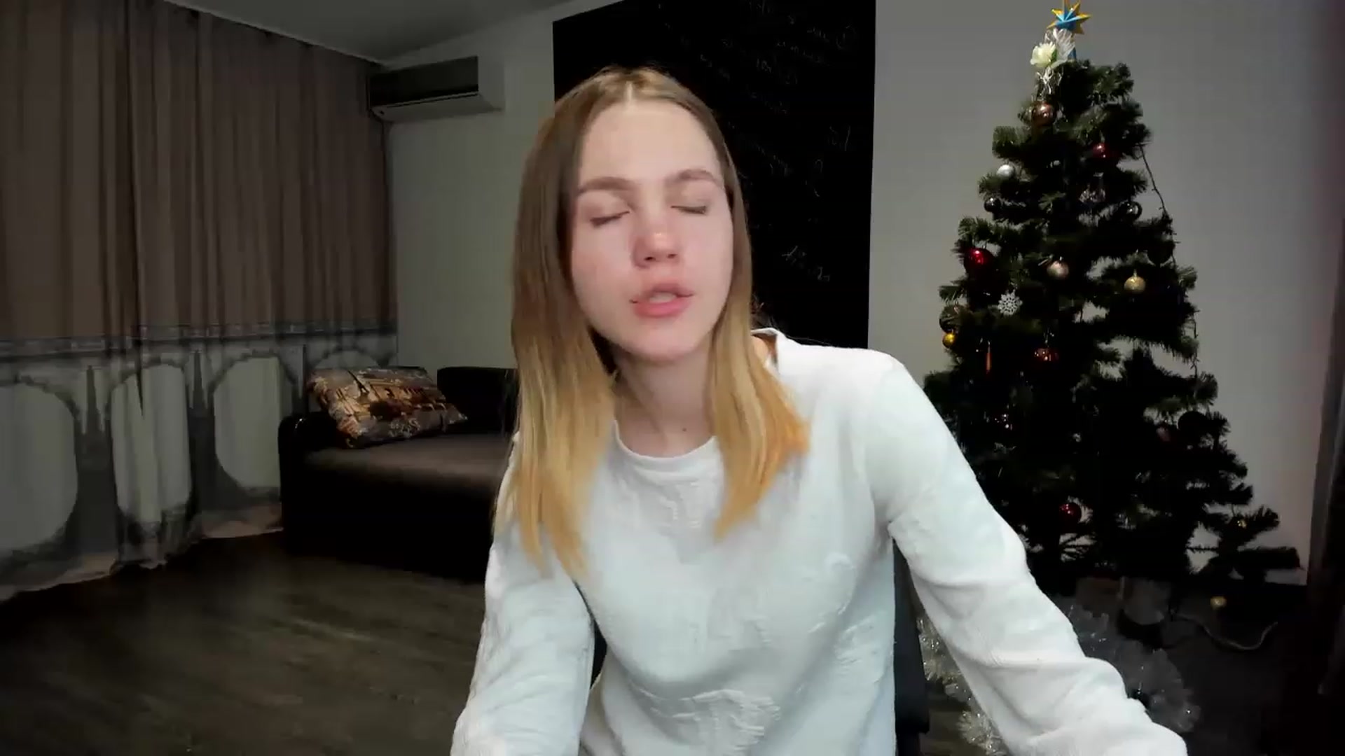 Gallery image thumbnail from KatyaGordon's myfreecams stream on, 01/12/2023, 11:04 image 8 of 20