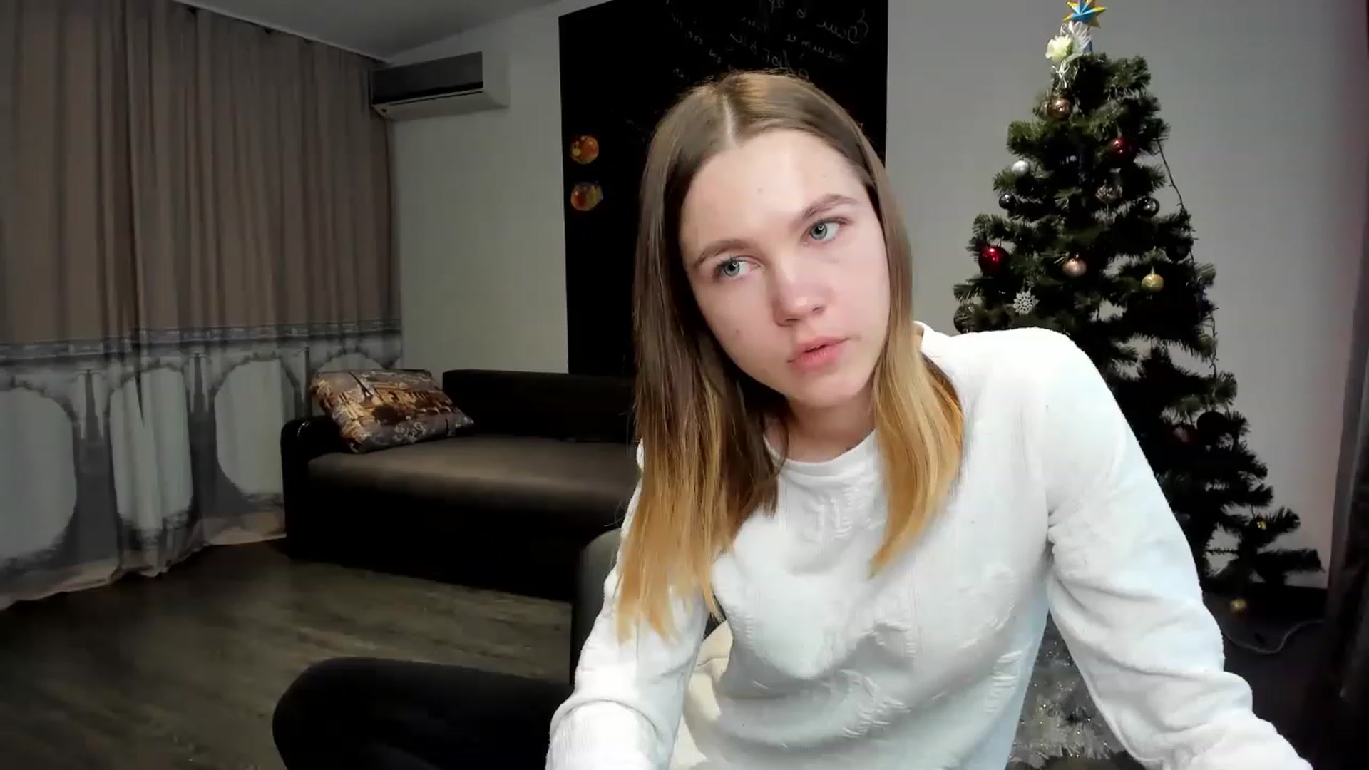 Gallery image thumbnail from KatyaGordon's myfreecams stream on, 01/12/2023, 11:04 image 6 of 20