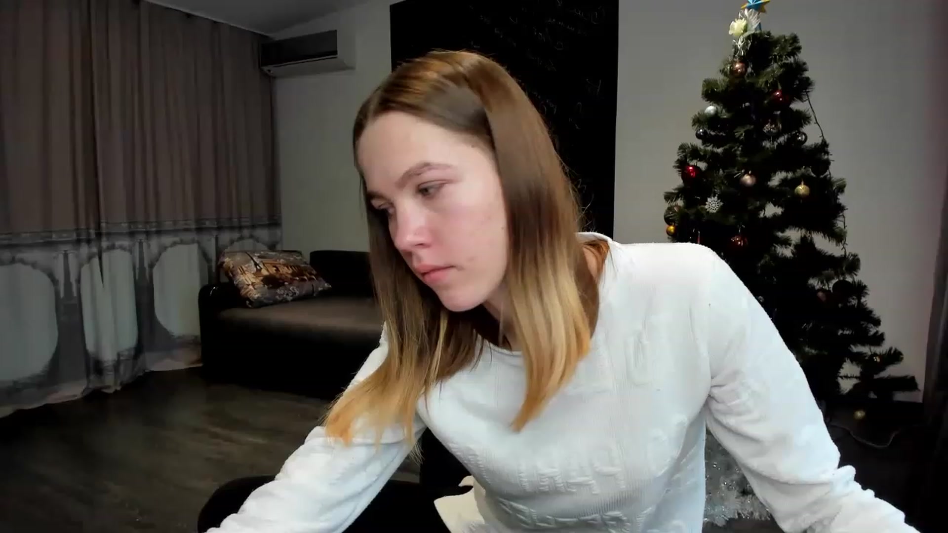 Gallery image thumbnail from KatyaGordon's myfreecams stream on, 01/12/2023, 11:04 image 16 of 20