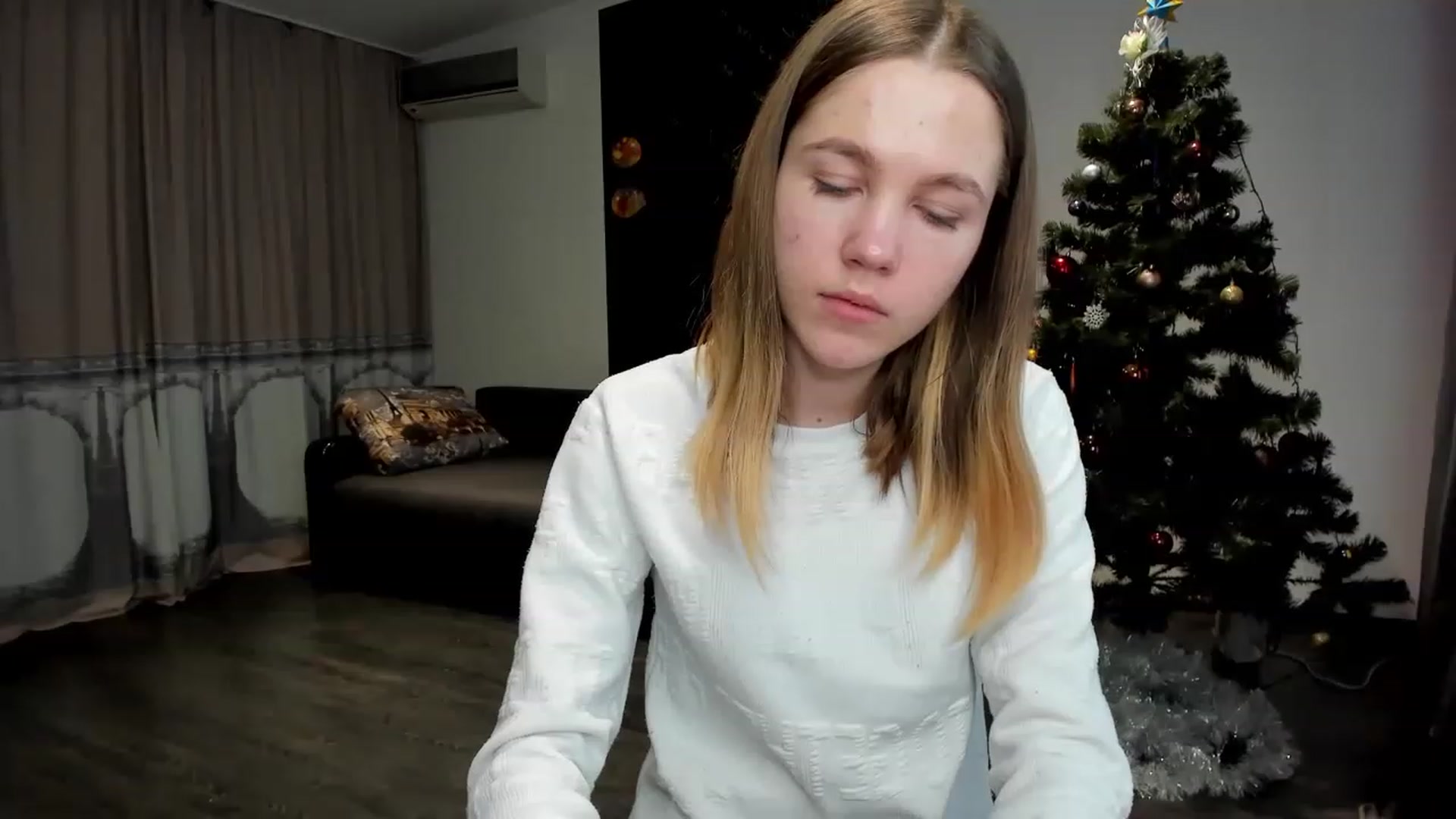 Gallery image thumbnail from KatyaGordon's myfreecams stream on, 01/12/2023, 11:04 image 14 of 20