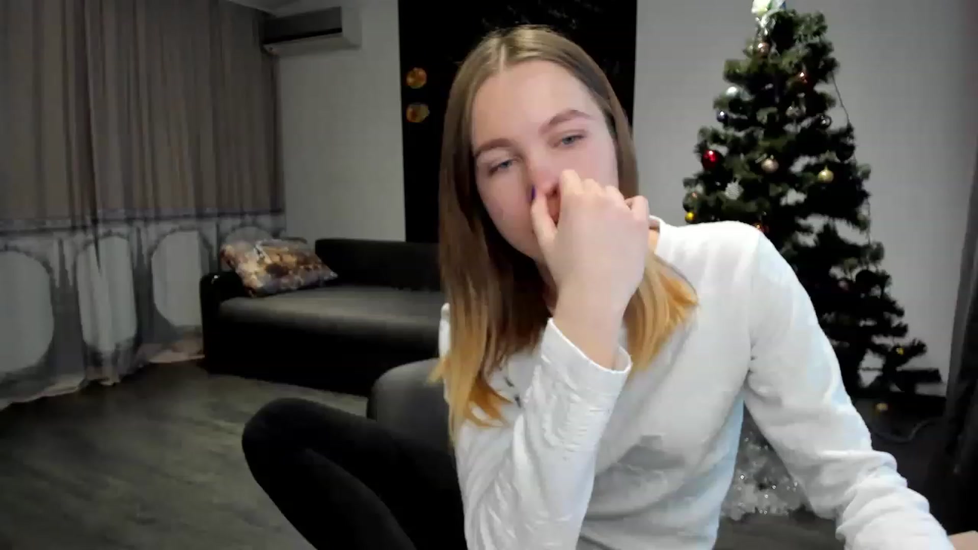 Gallery image thumbnail from KatyaGordon's myfreecams stream on, 01/12/2023, 11:04 image 2 of 20