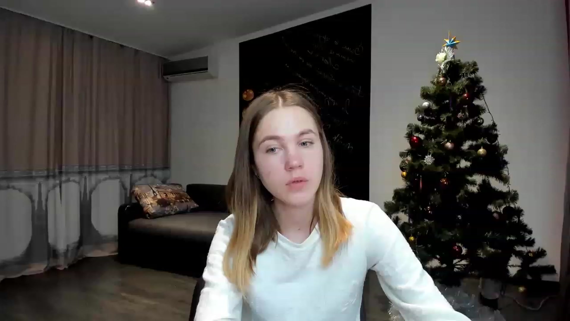 Gallery image thumbnail from KatyaGordon's myfreecams stream on, 01/12/2023, 13:19 image 13 of 20