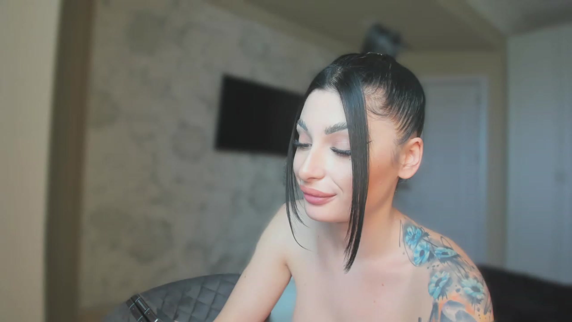 Gallery image thumbnail from KatyaMilev's myfreecams stream on, 11/22/2022, 09:15 image 19 of 20