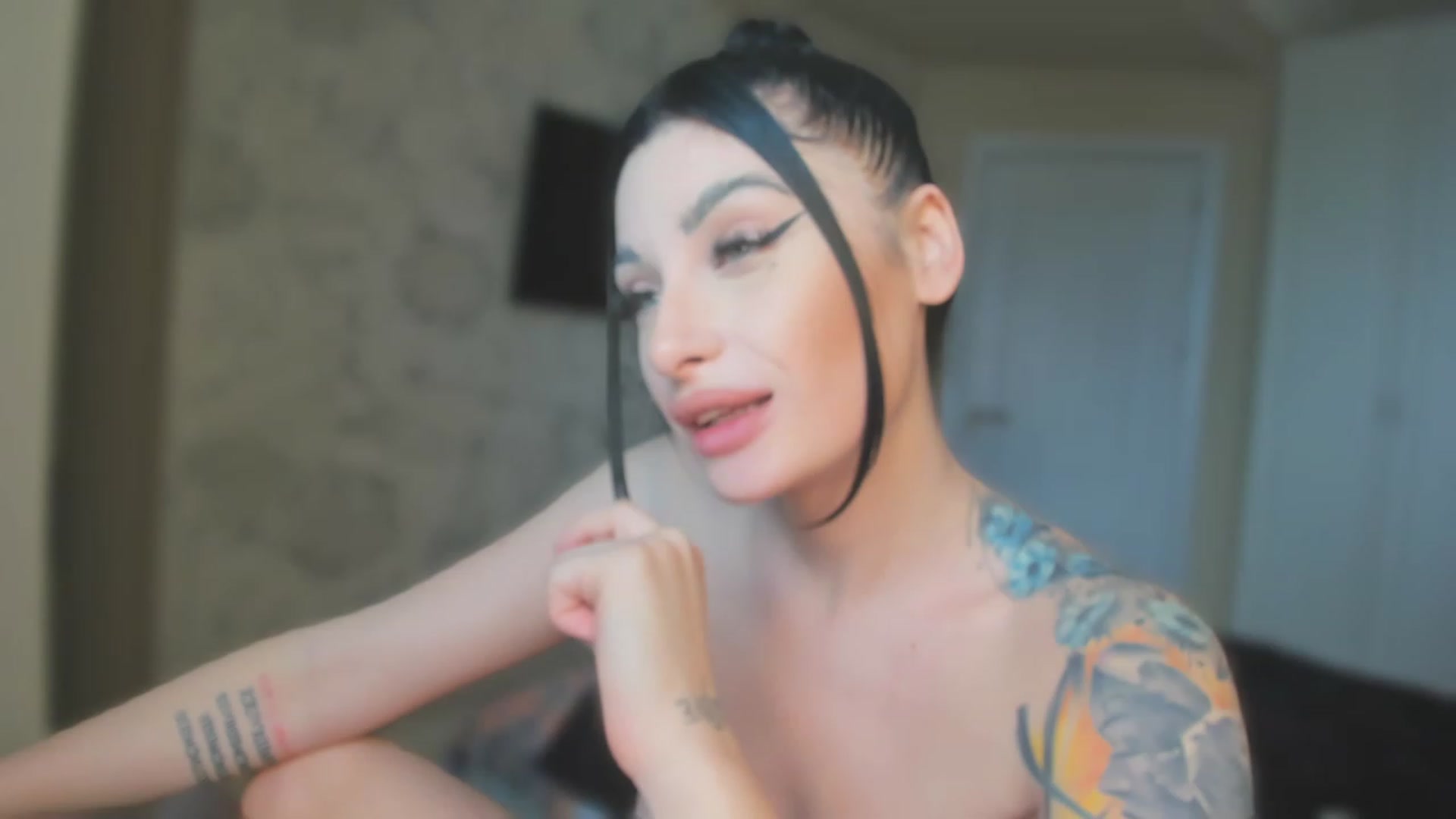 Gallery image thumbnail from KatyaMilev's myfreecams stream on, 11/22/2022, 09:15 image 13 of 20