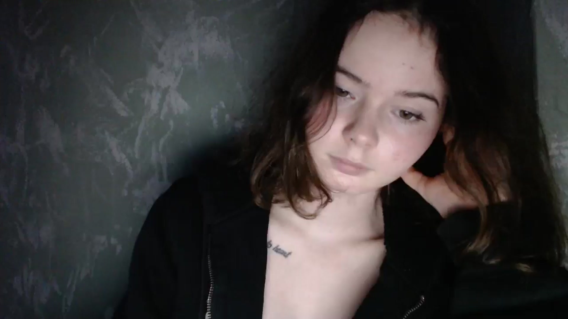 Gallery image thumbnail from KatyaWave's myfreecams stream on, 12/22/2025, 15:01 image 14 of 20