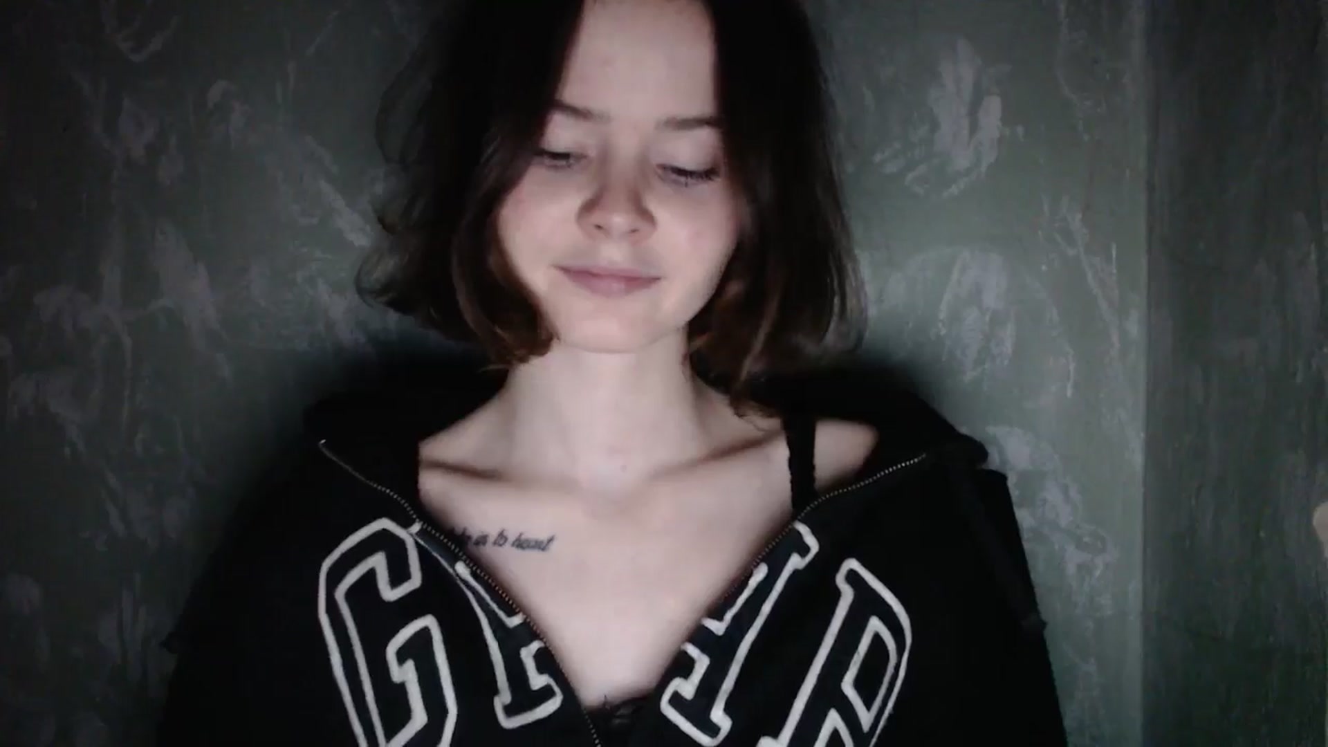 Gallery image thumbnail from KatyaWave's myfreecams stream on, 12/29/2025, 18:32 image 15 of 20