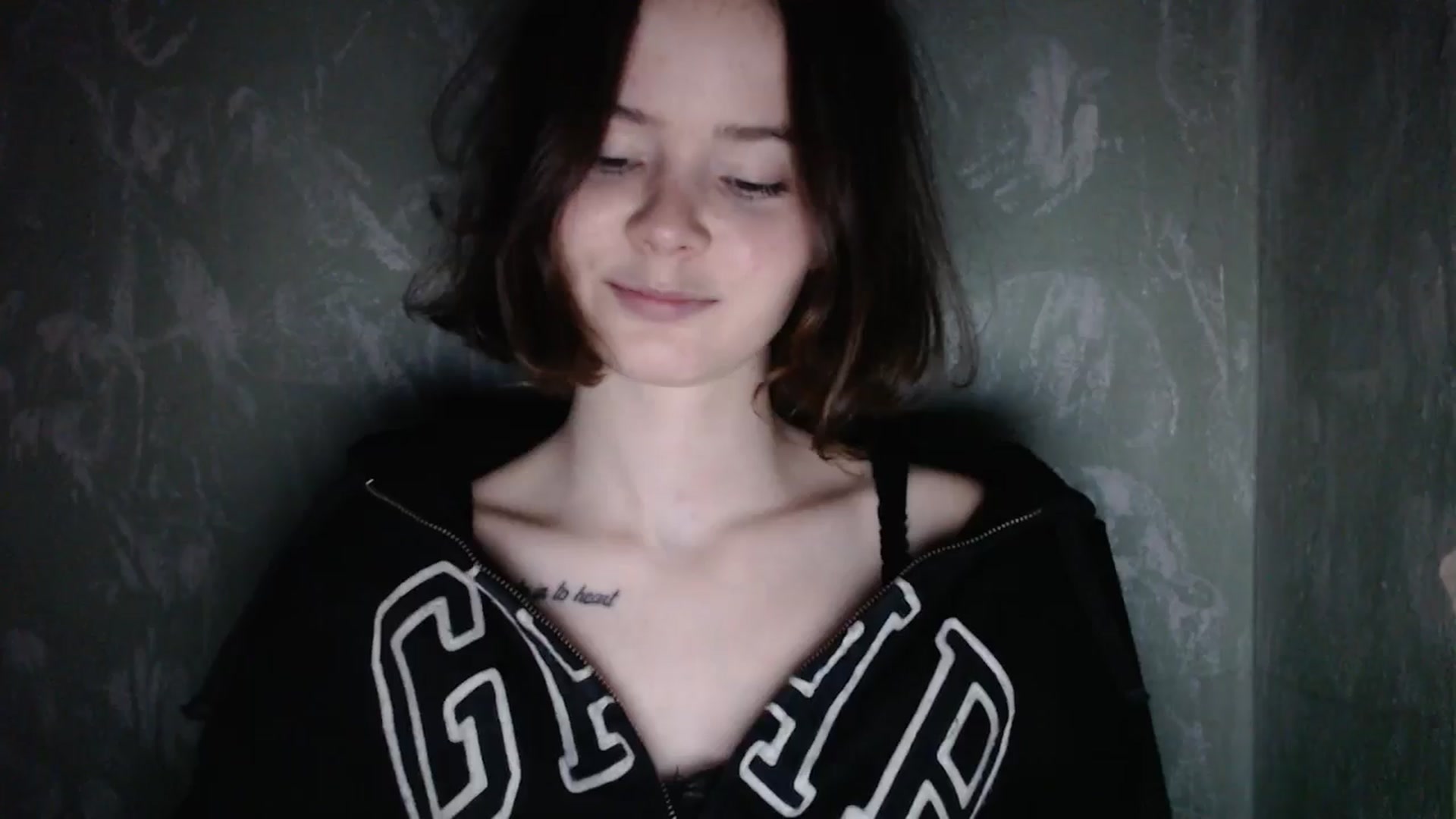 Gallery image thumbnail from KatyaWave's myfreecams stream on, 12/29/2025, 18:32 image 13 of 20
