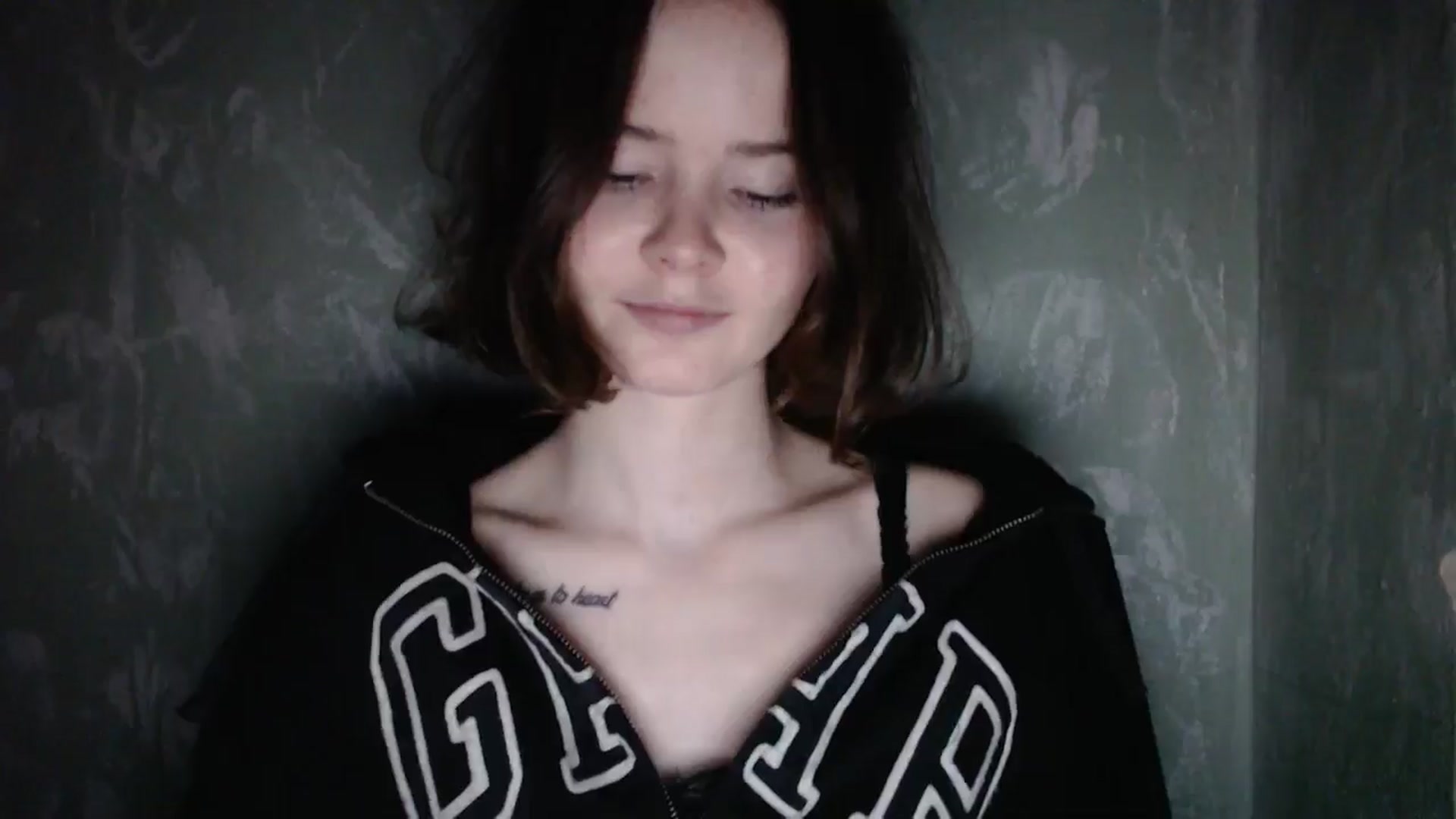 Gallery image thumbnail from KatyaWave's myfreecams stream on, 12/29/2025, 18:32 image 12 of 20