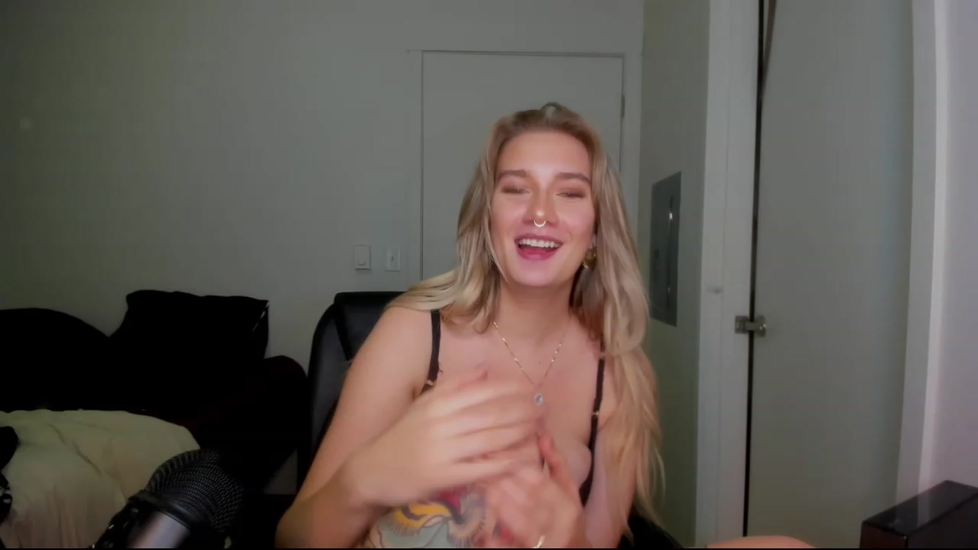 Gallery image thumbnail from Katydayy's myfreecams stream on, 12/08/2023, 04:22 image 4 of 20