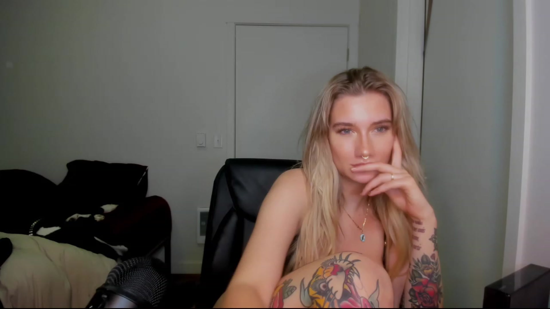 Gallery image thumbnail from Katydayy's myfreecams stream on, 12/08/2023, 05:42 image 13 of 20