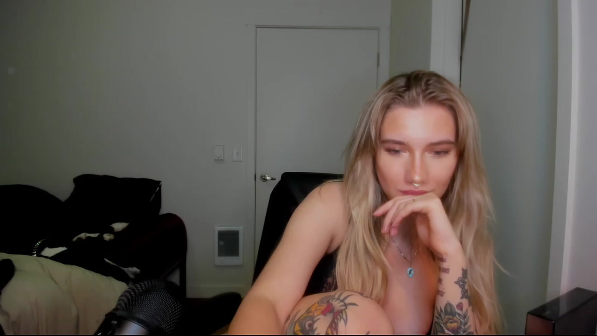 Gallery image thumbnail from Katydayy's myfreecams stream on, 12/08/2023, 05:42 image 14 of 20