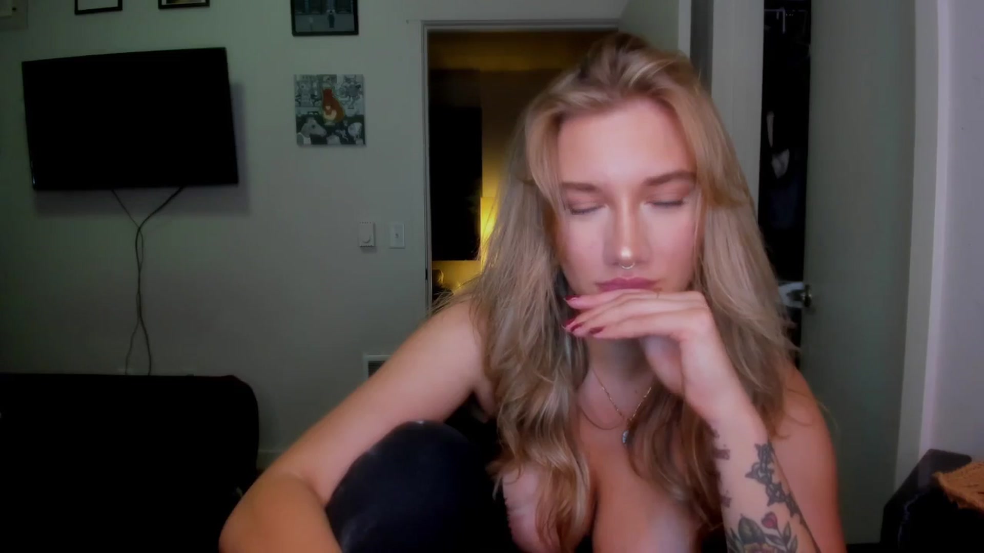 Gallery image thumbnail from Katydayy's myfreecams stream on, 08/24/2024, 03:35 image 8 of 20