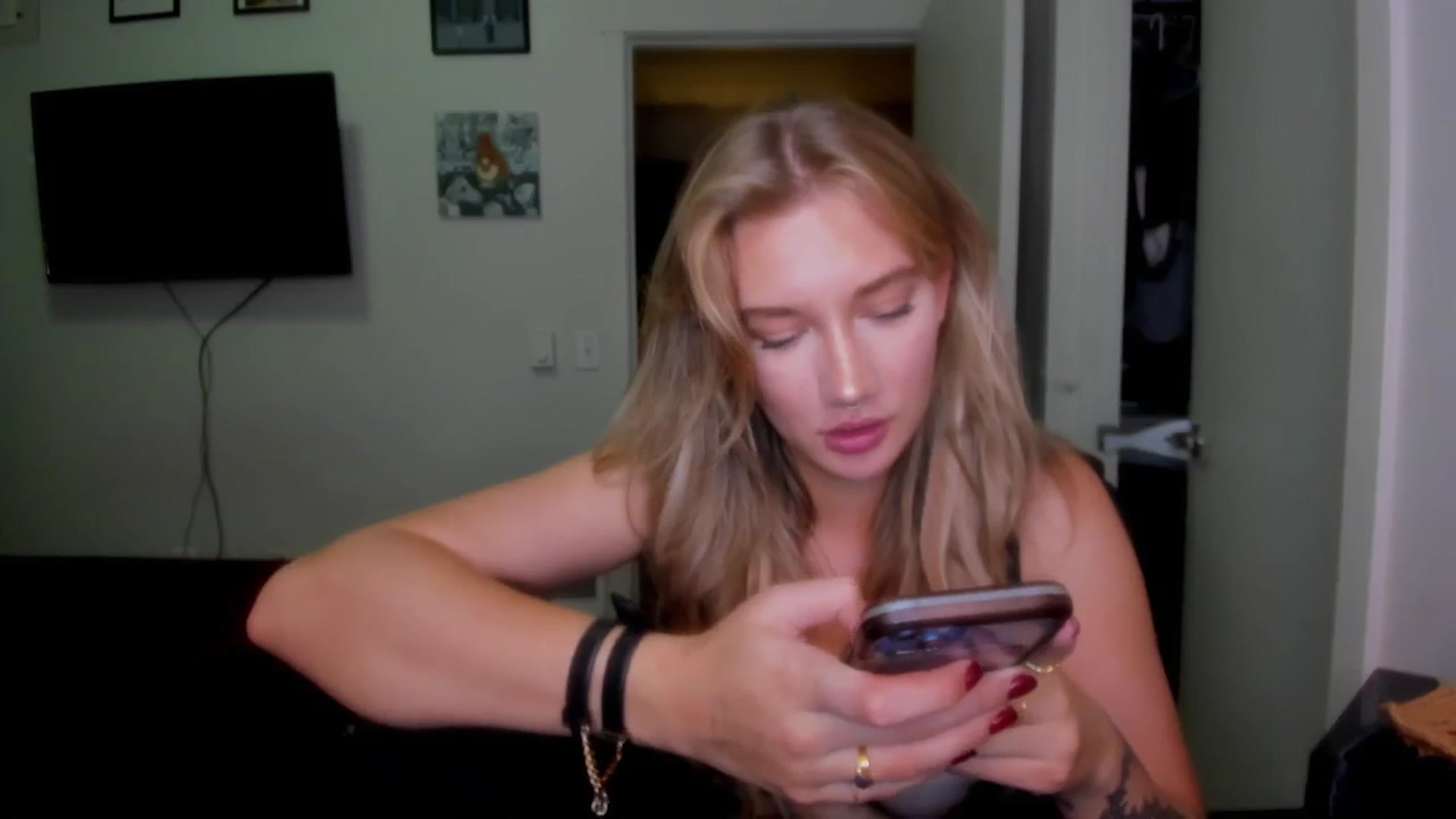 Gallery image thumbnail from Katydayy's myfreecams stream on, 08/24/2024, 03:35 image 5 of 20