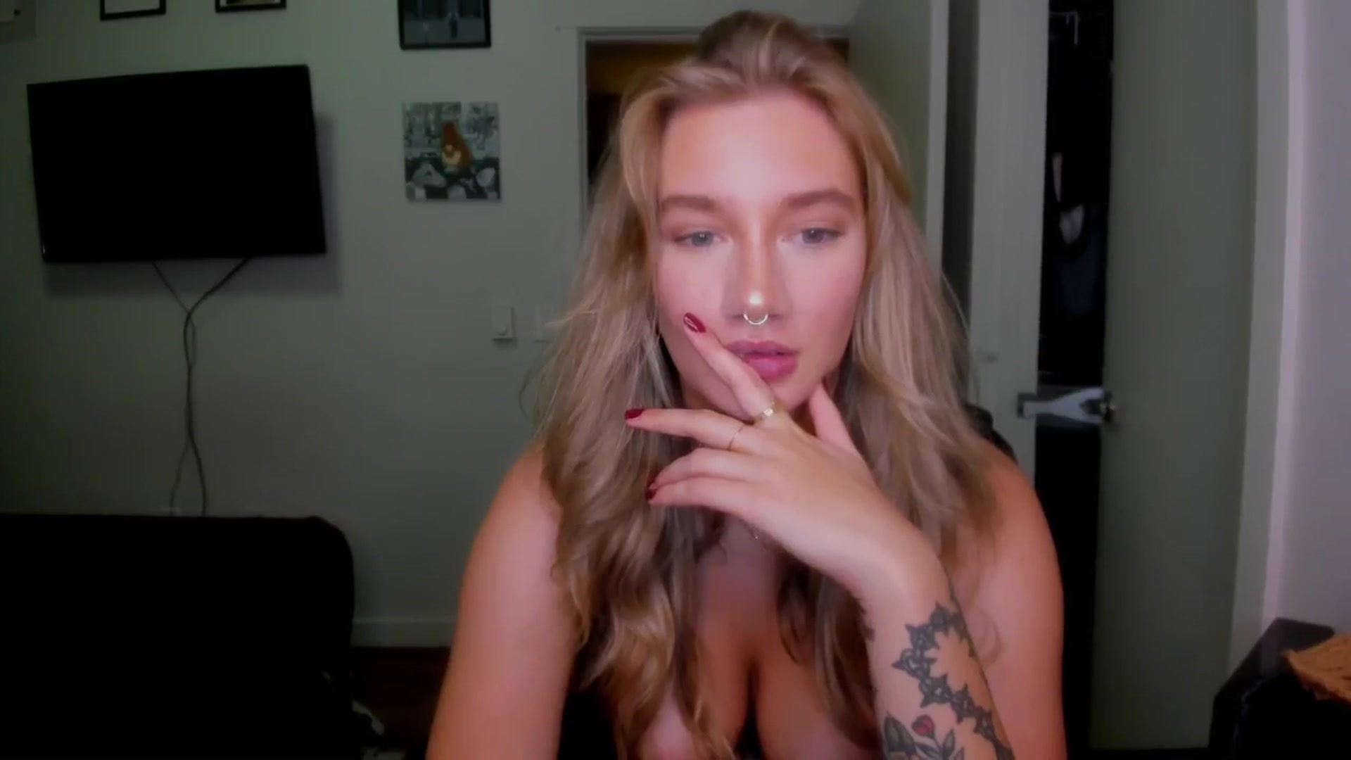 Gallery image thumbnail from Katydayy's myfreecams stream on, 08/24/2024, 03:35 image 7 of 20