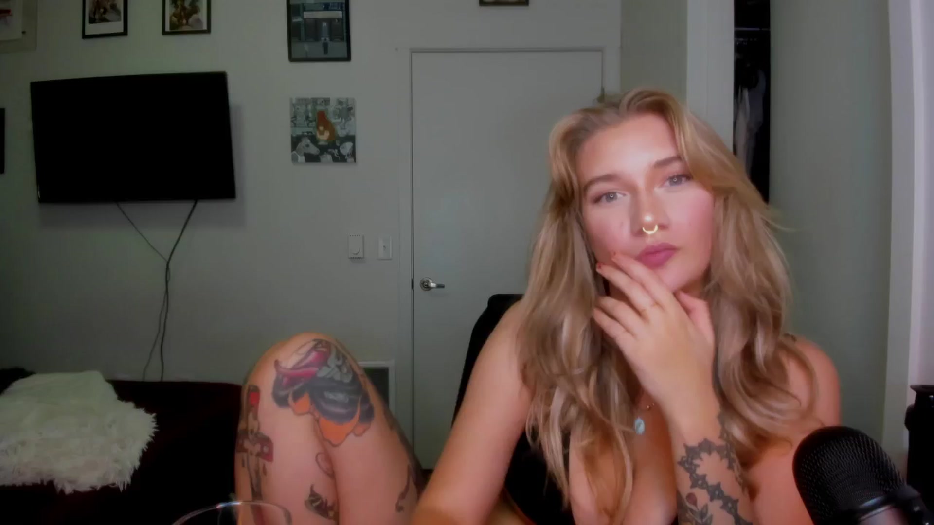 Gallery image thumbnail from Katydayy's myfreecams stream on, 09/16/2024, 03:40 image 2 of 20