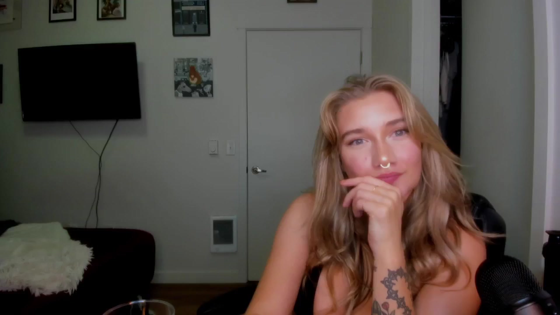Gallery image thumbnail from Katydayy's myfreecams stream on, 09/16/2024, 03:40 image 9 of 20