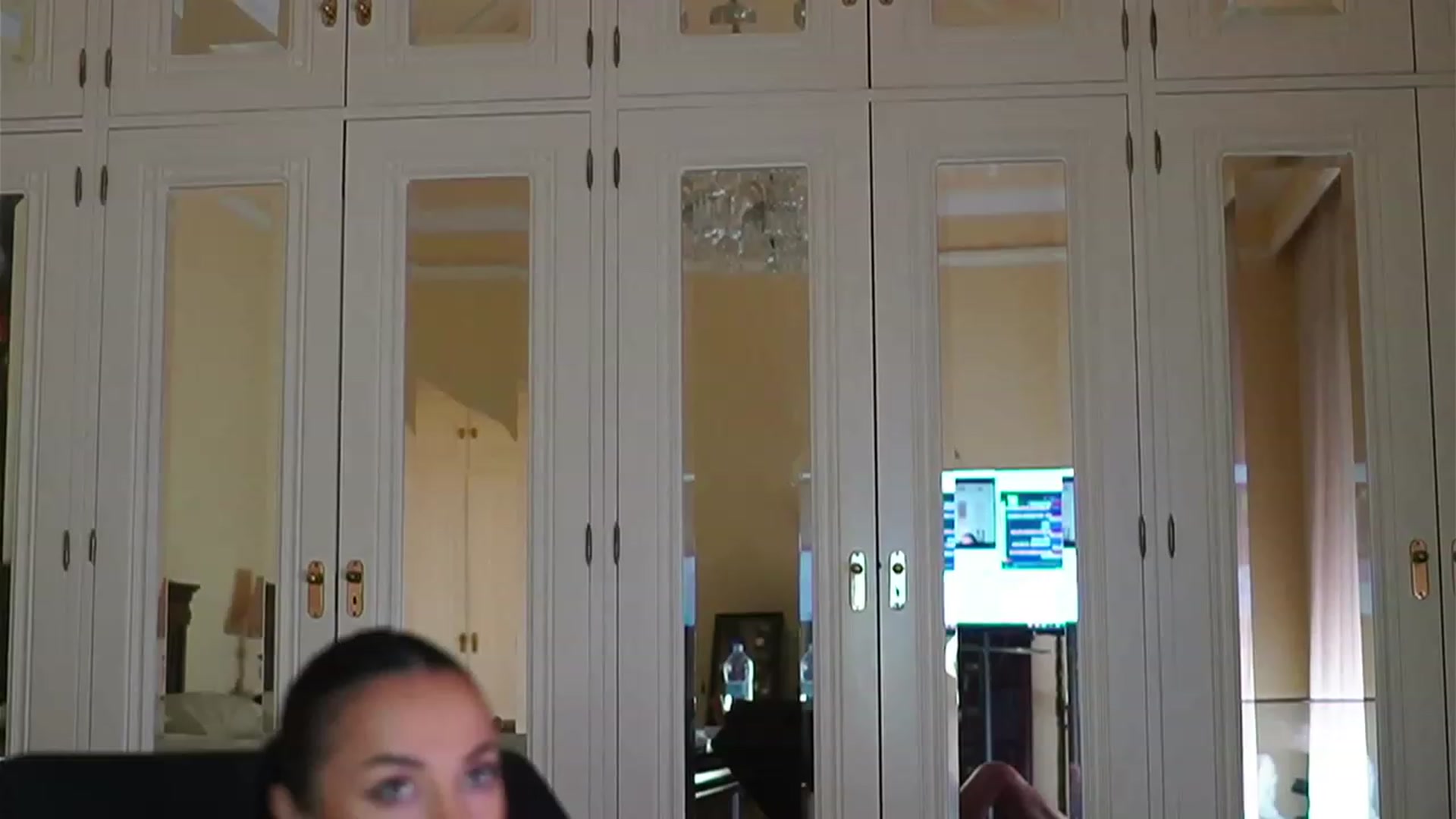 Gallery image thumbnail from KatyeRave's myfreecams stream on, 03/20/2024, 10:08 image 10 of 20