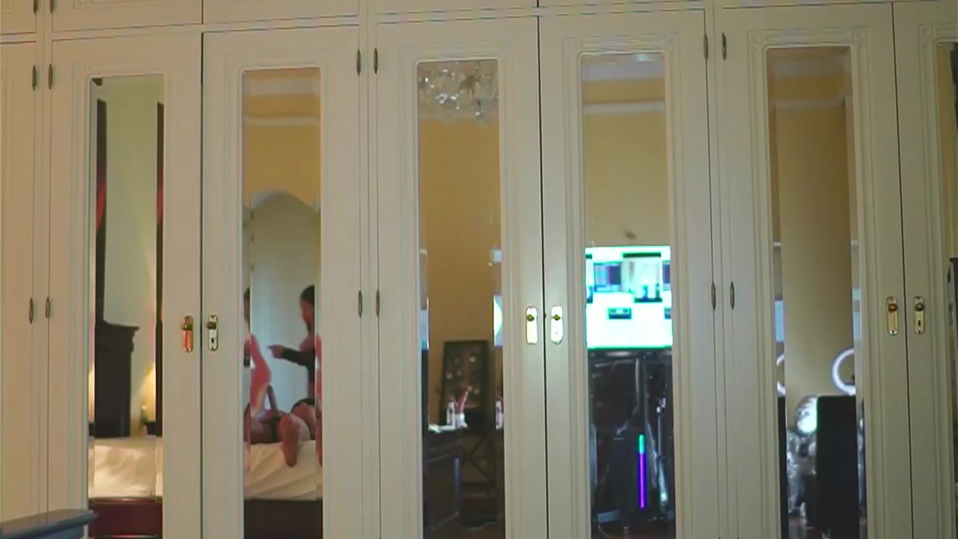 Gallery image thumbnail from KatyeRave's myfreecams stream on, 04/11/2024, 19:18 image 2 of 20