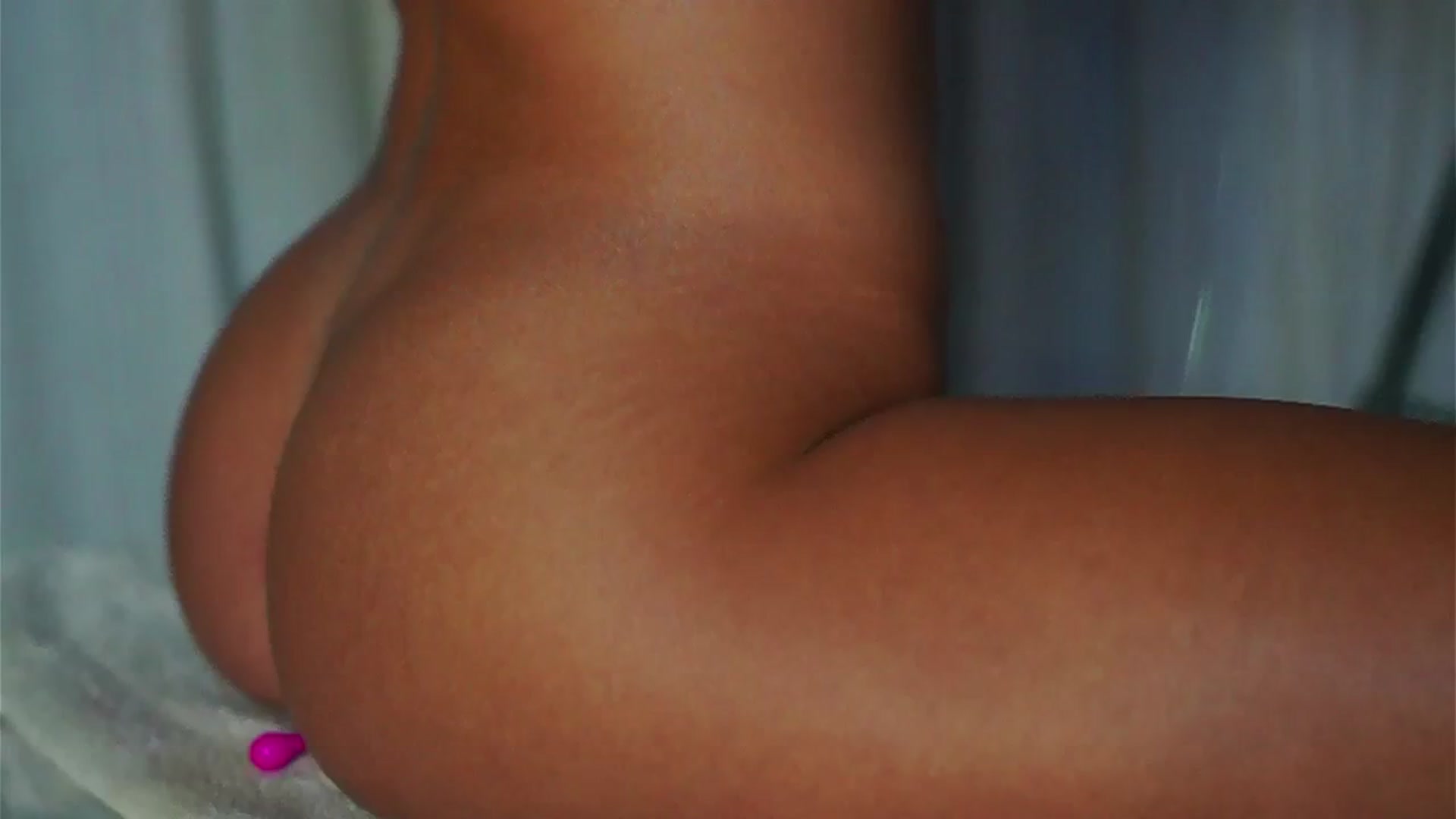 Gallery image thumbnail from KatyeRave's myfreecams stream on, 06/10/2024, 22:13 image 4 of 20