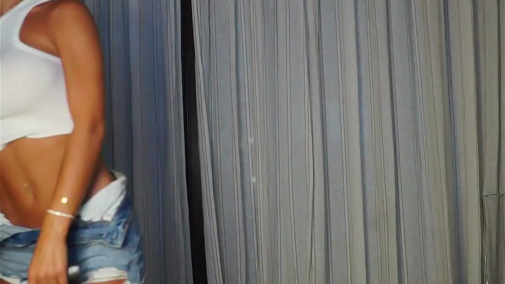 Gallery image thumbnail from KatyeRave's myfreecams stream on, 06/12/2024, 19:54 image 5 of 20