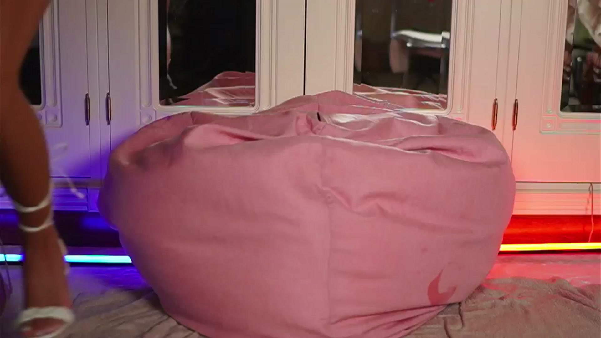 Gallery image thumbnail from KatyeRave's myfreecams stream on, 07/02/2024, 21:47 image 12 of 20