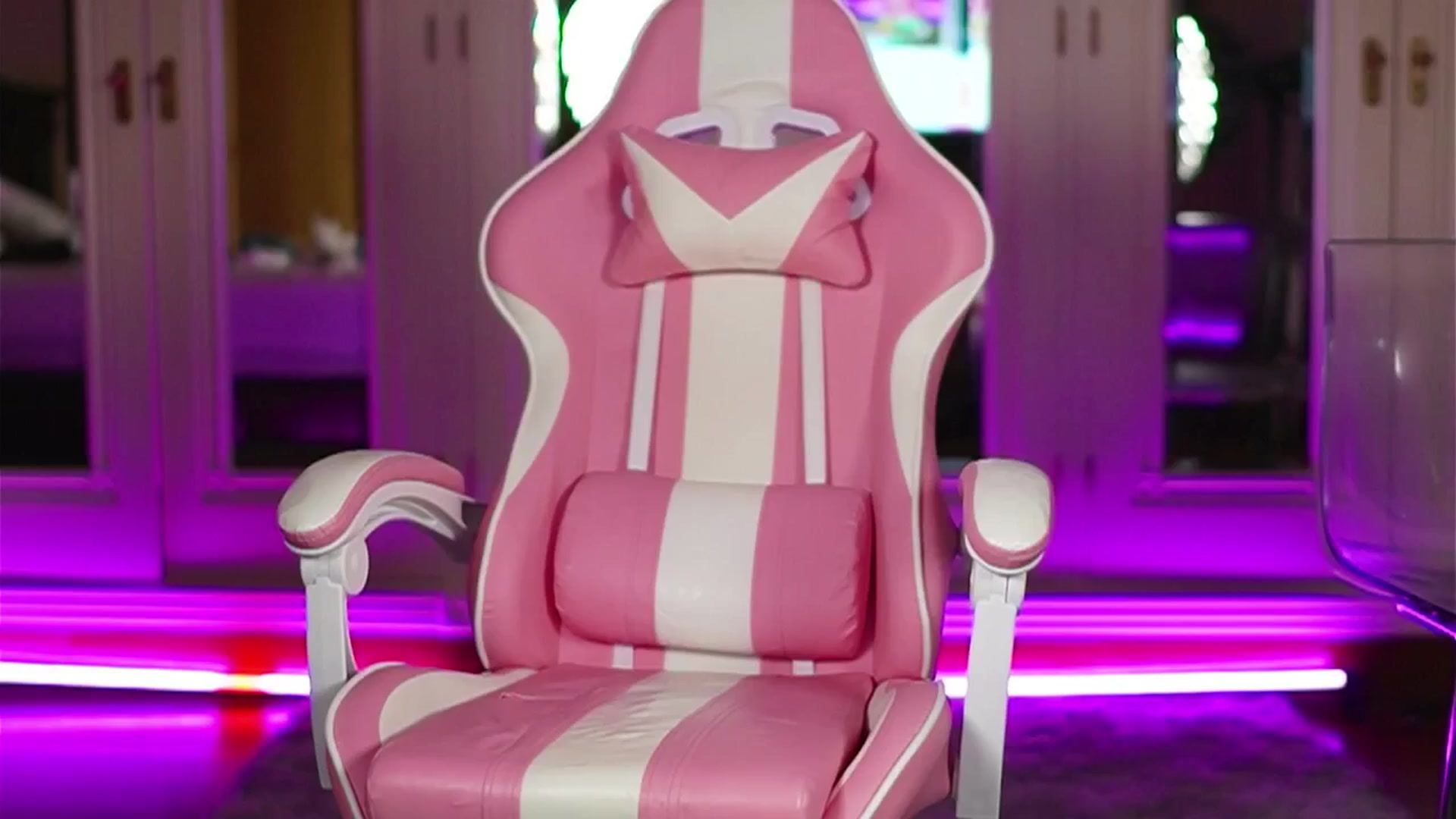 Gallery image thumbnail from KatyeRave's myfreecams stream on, 09/18/2024, 24:04 image 7 of 20