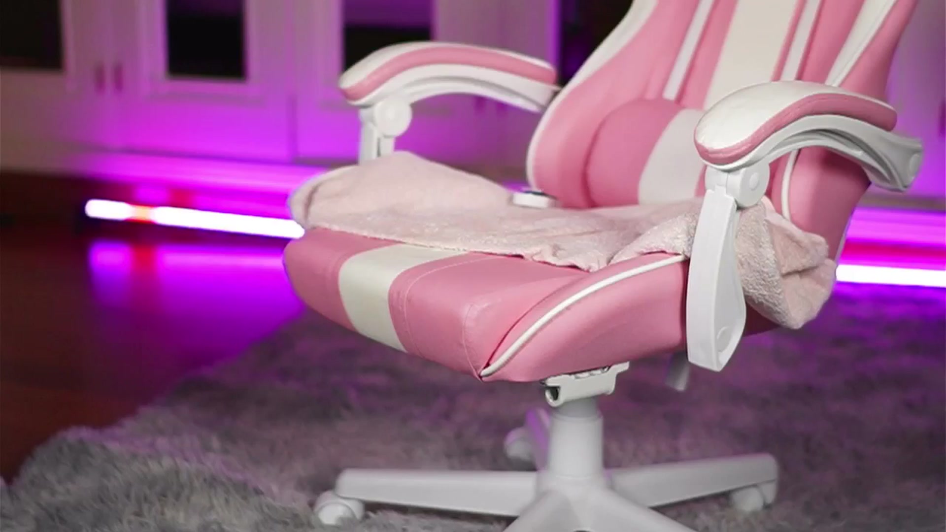 Gallery image thumbnail from KatyeRave's myfreecams stream on, 09/25/2024, 23:09 image 17 of 20