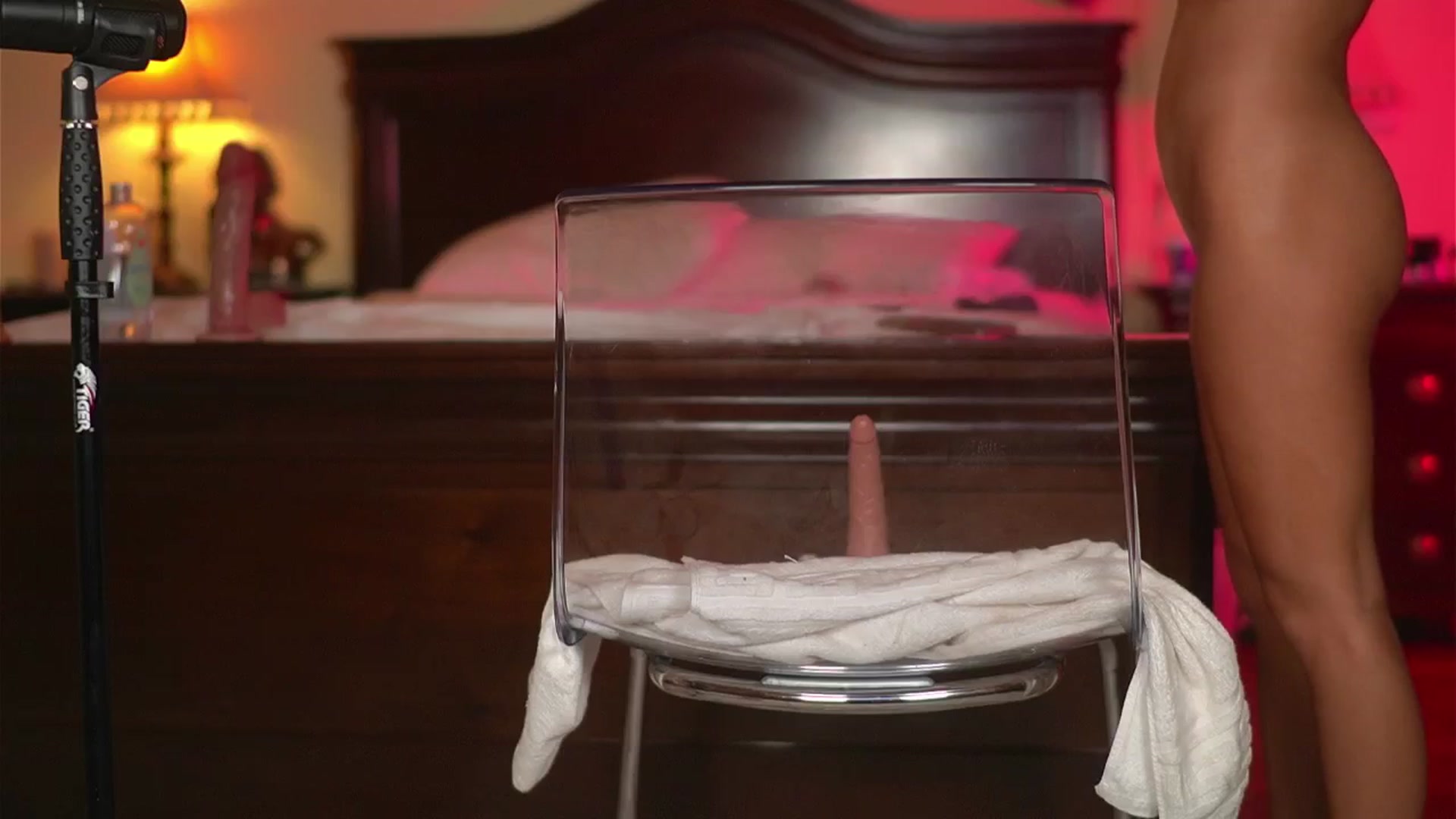 Gallery image thumbnail from KatyeRave's myfreecams stream on, 05/03/2025, 21:00 image 15 of 20