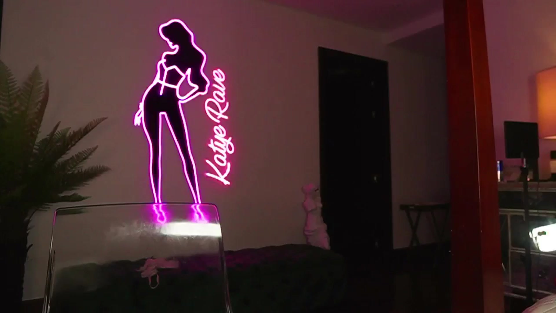 Gallery image thumbnail from KatyeRave's myfreecams stream on, 09/28/2025, 02:21 image 16 of 20
