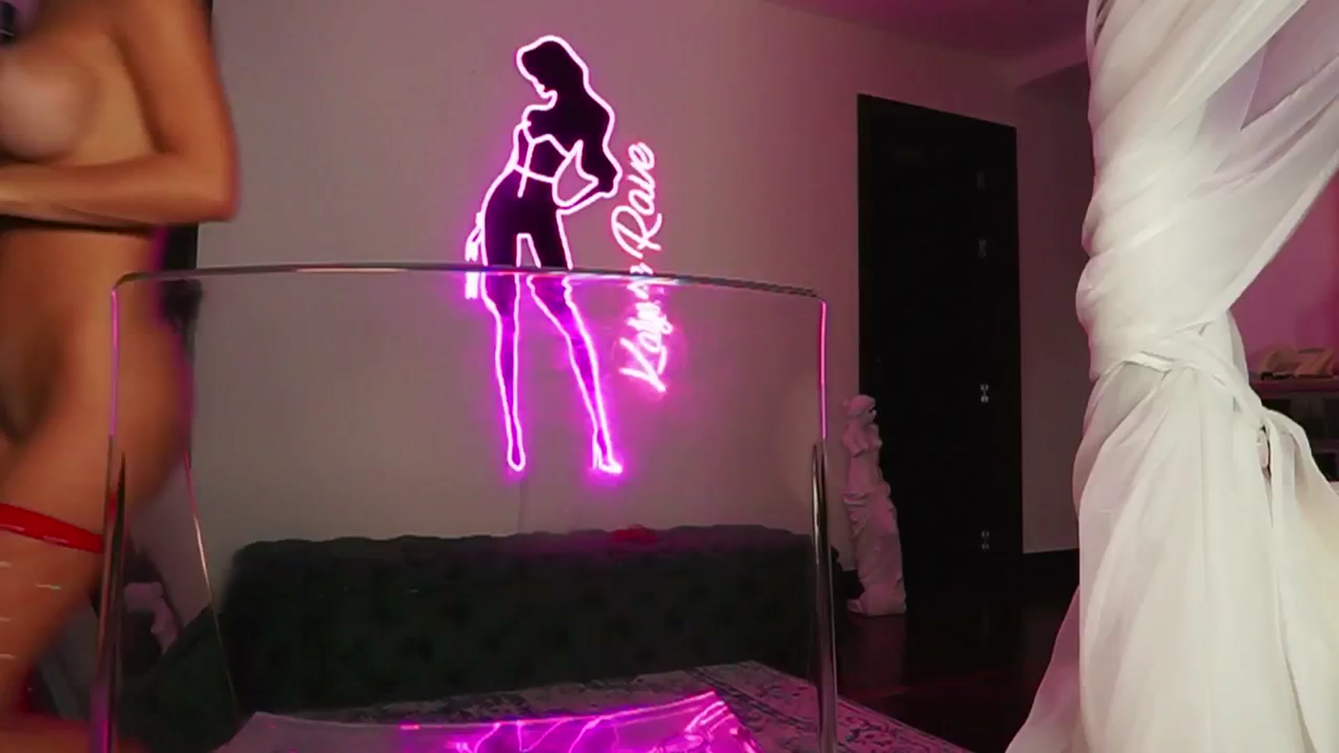 Gallery image thumbnail from KatyeRave's myfreecams stream on, 12/02/2025, 22:19 image 10 of 20