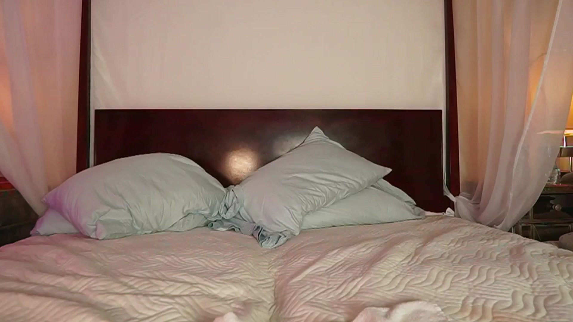 Gallery image thumbnail from KatyeRave's myfreecams stream on, 12/03/2025, 21:10 image 20 of 20