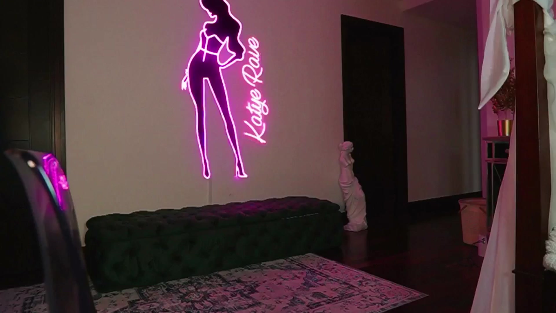 Gallery image thumbnail from KatyeRave's myfreecams stream on, 01/26/2026, 21:00 image 4 of 20