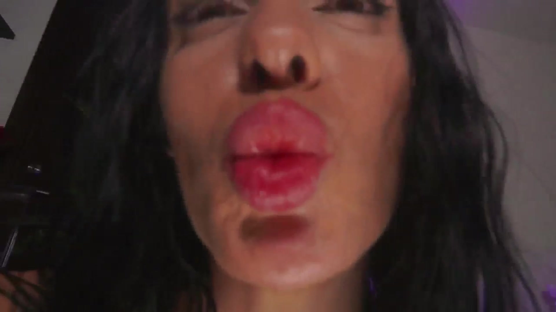 Gallery image thumbnail from KatyeRave's myfreecams stream on, 03/14/2026, 04:14 image 19 of 20