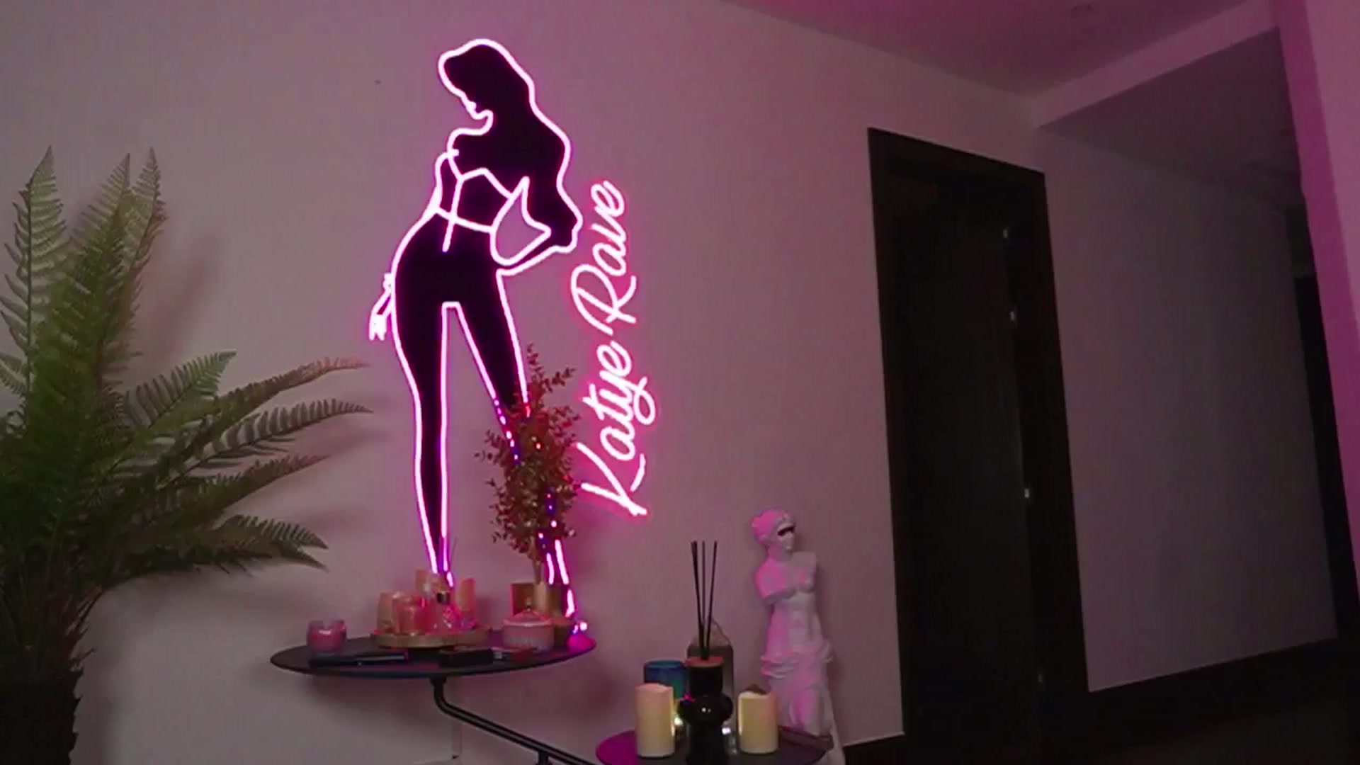 Gallery image thumbnail from KatyeRave's myfreecams stream on, 04/08/2026, 21:55 image 2 of 20
