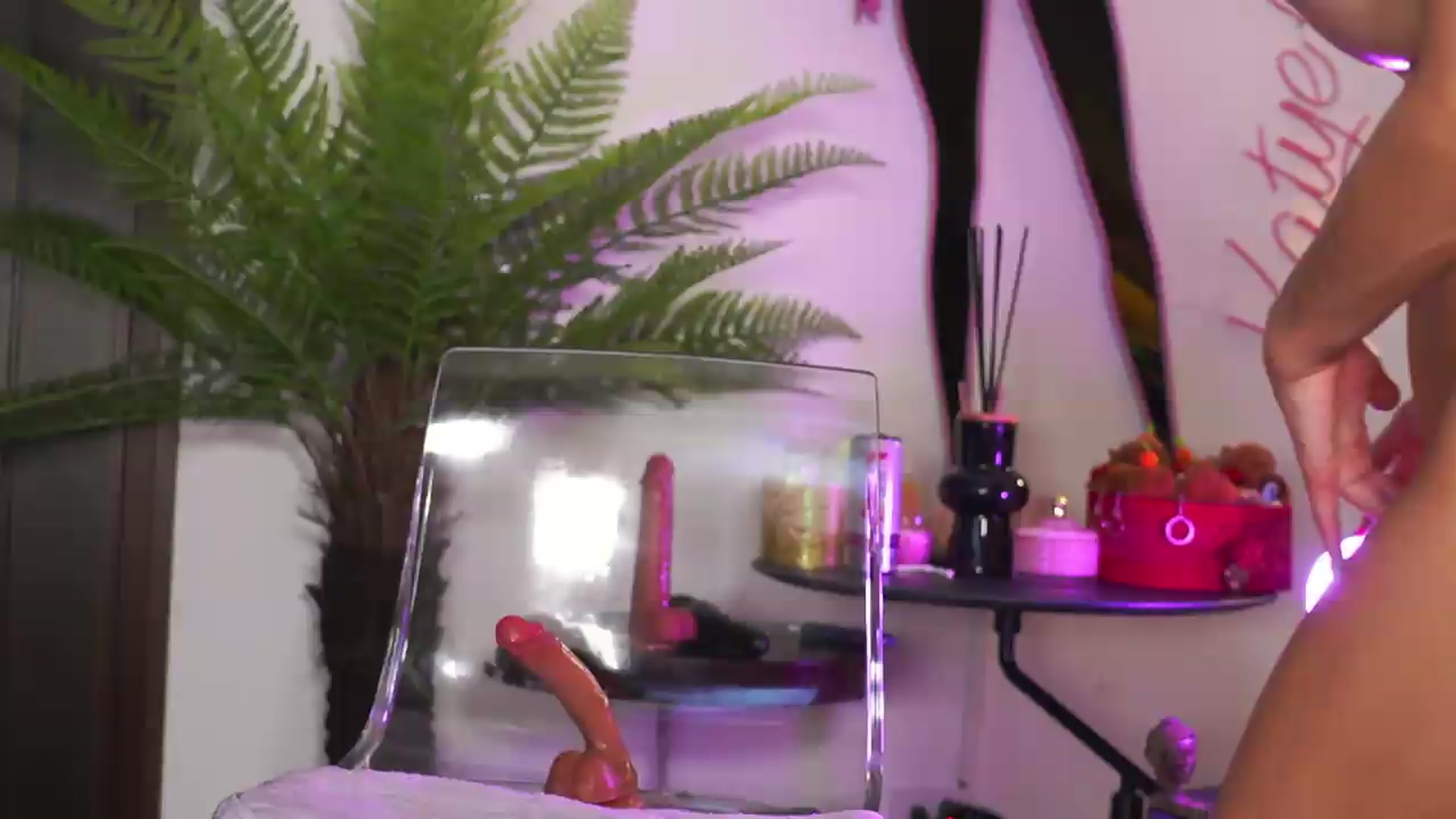 Gallery image thumbnail from KatyeRave's myfreecams stream on, 05/16/2026, 03:19 image 5 of 20