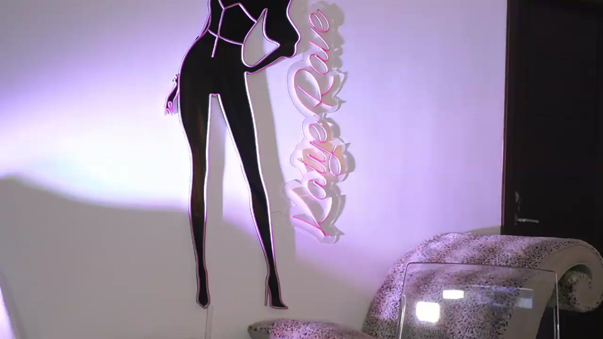 Gallery image thumbnail from KatyeRave's myfreecams stream on, 06/19/2026, 20:54 image 9 of 20