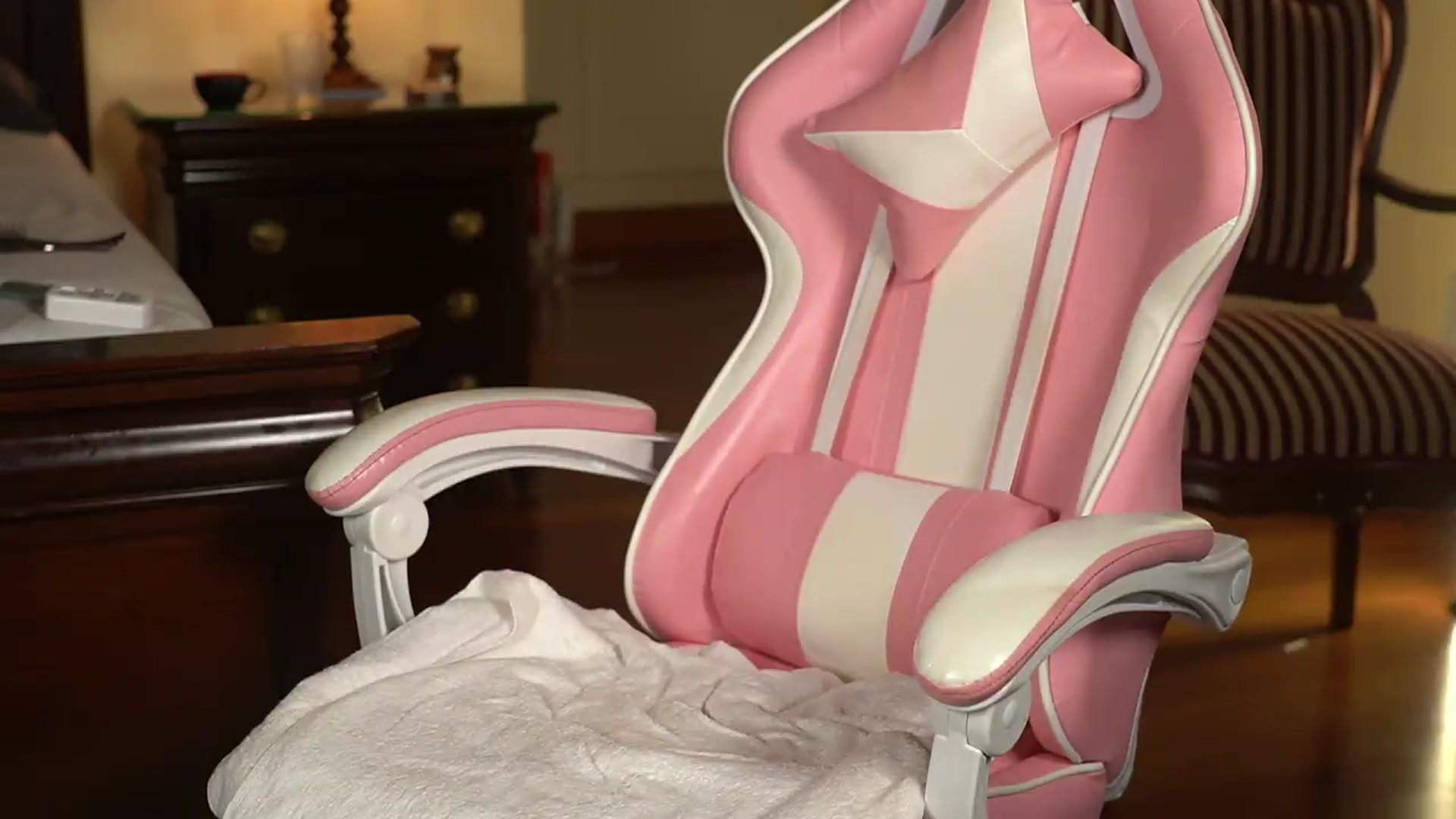 Gallery image thumbnail from KatyeRave's myfreecams stream on, 08/09/2026, 21:00 image 20 of 20