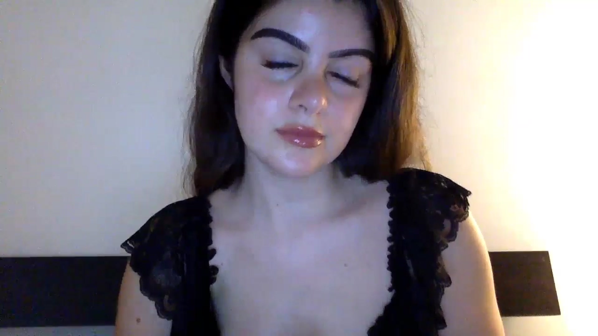 Gallery image thumbnail from Kaviar2's myfreecams stream on, 05/18/2024, 21:01 image 14 of 20